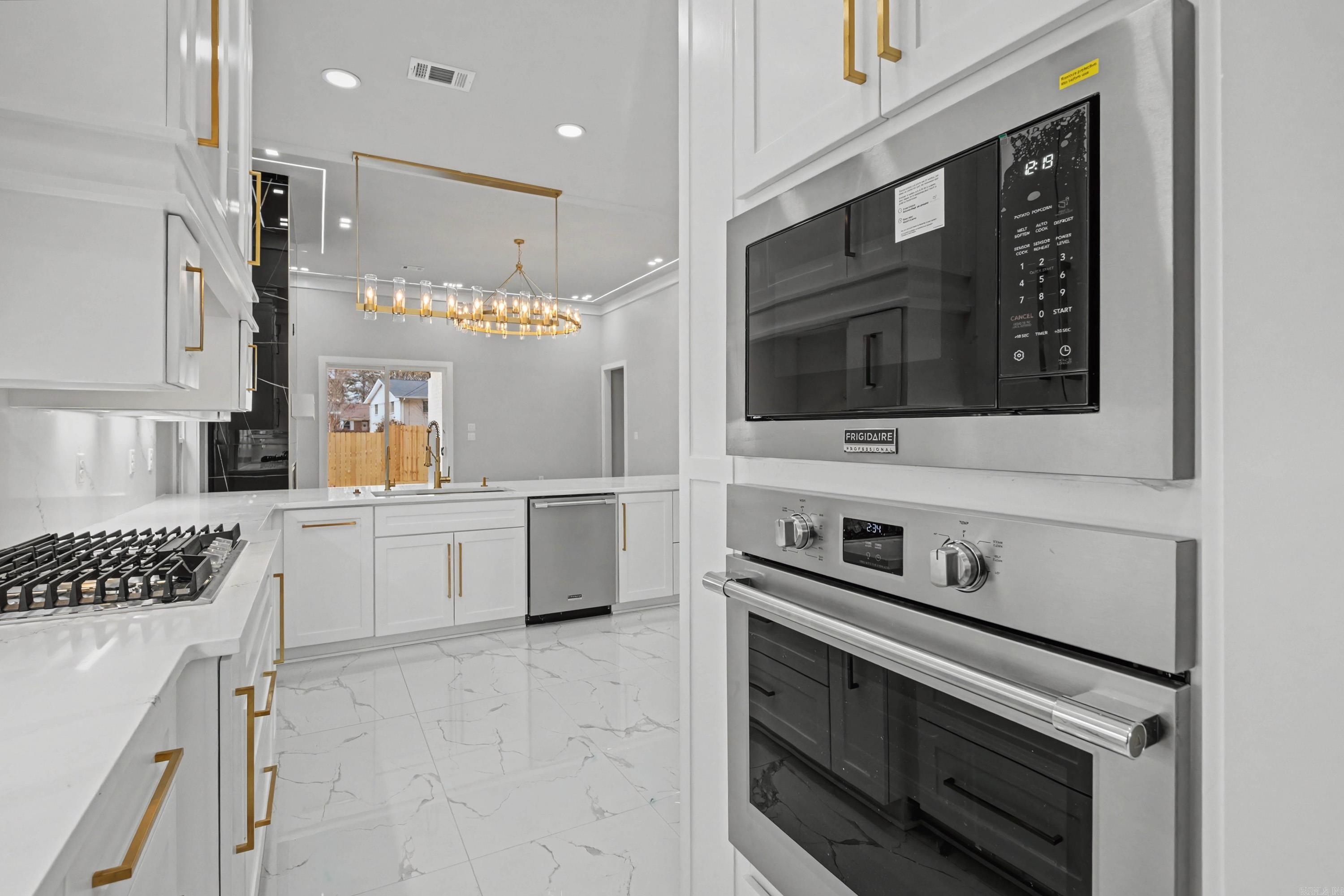 OAK GLEN SUB  - LITTLE ROCK - Residential Lease