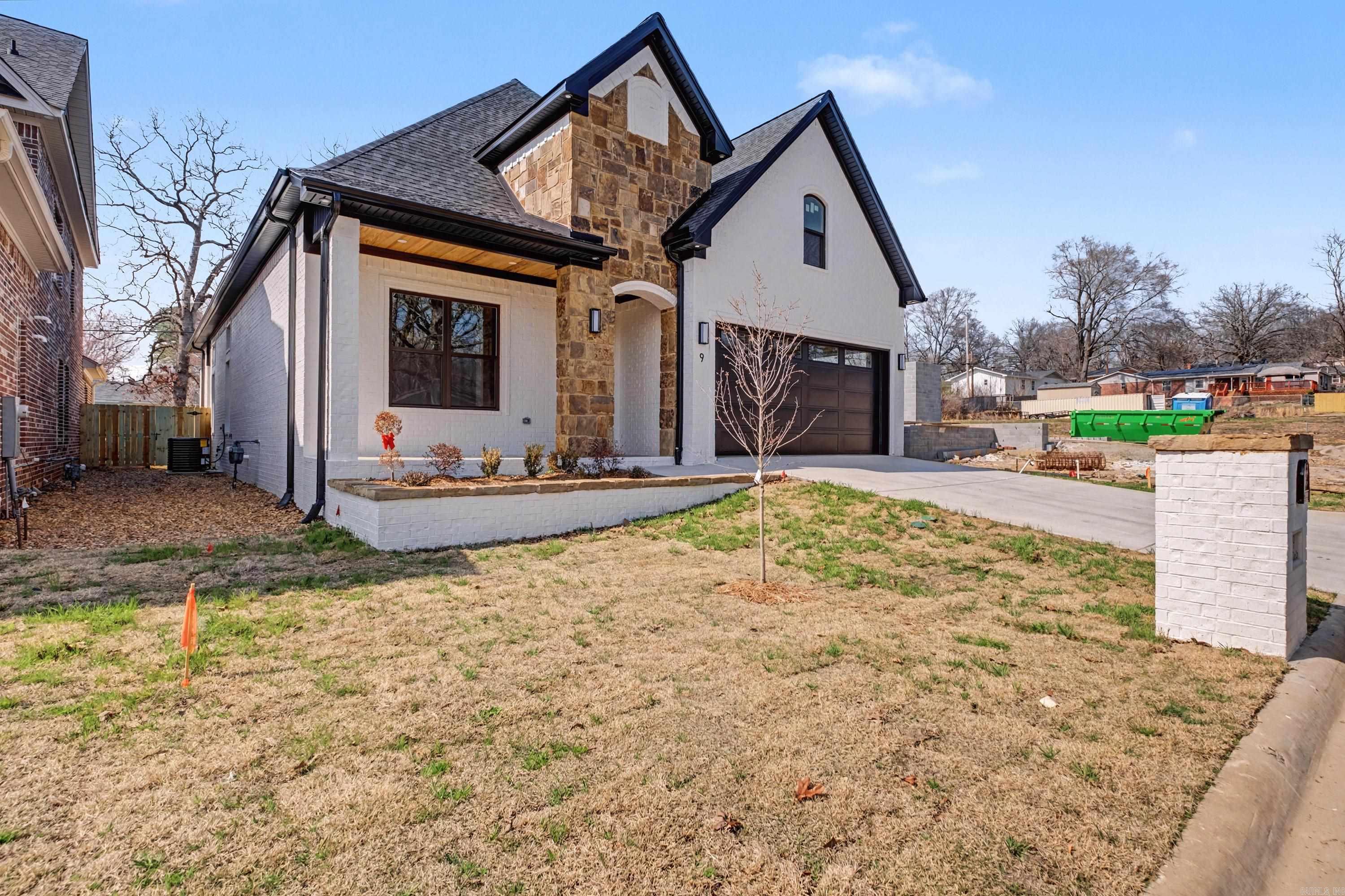 OAK GLEN SUB  - LITTLE ROCK - Residential Lease