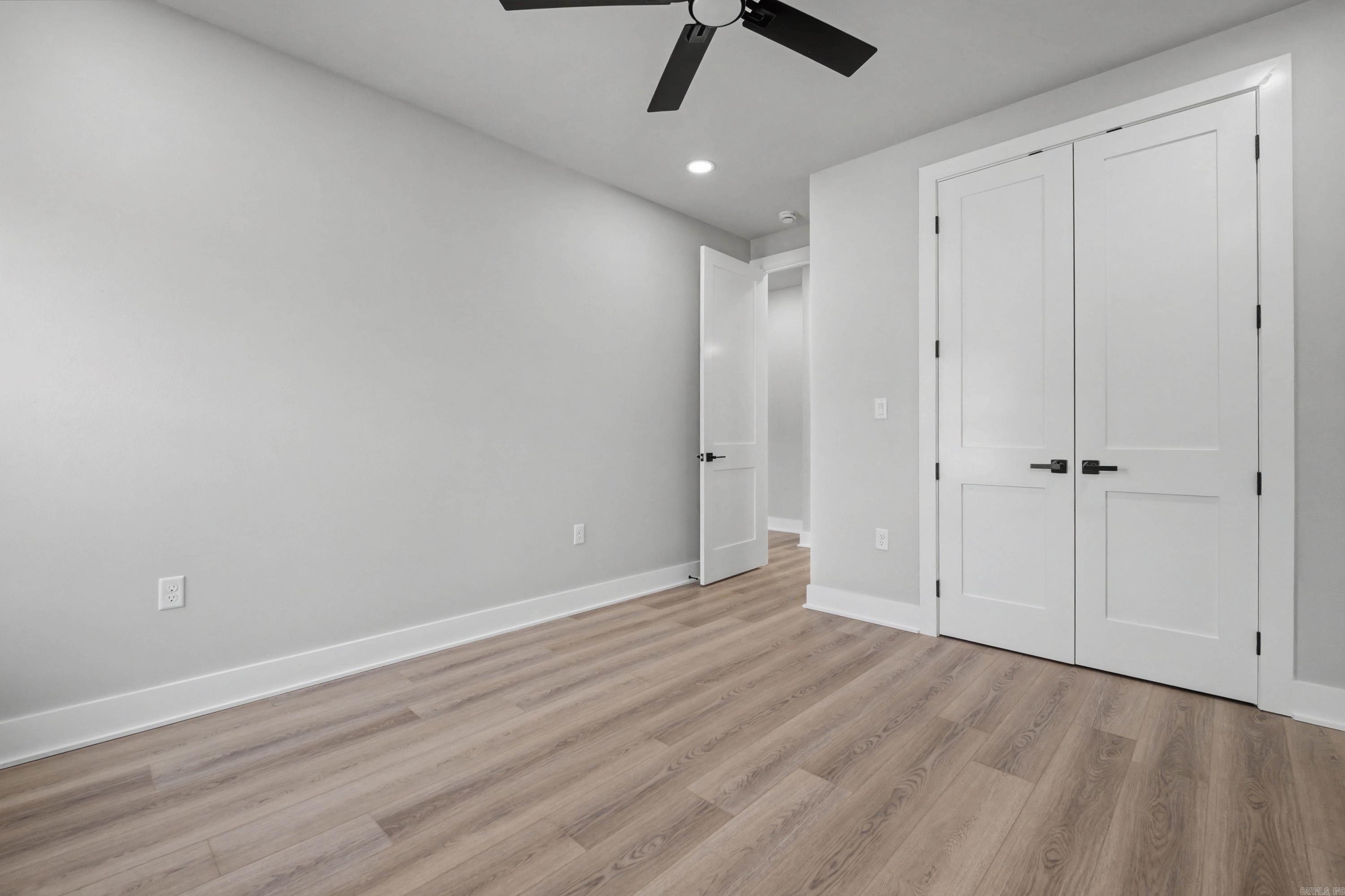 OAK GLEN SUB  - LITTLE ROCK - Residential Lease