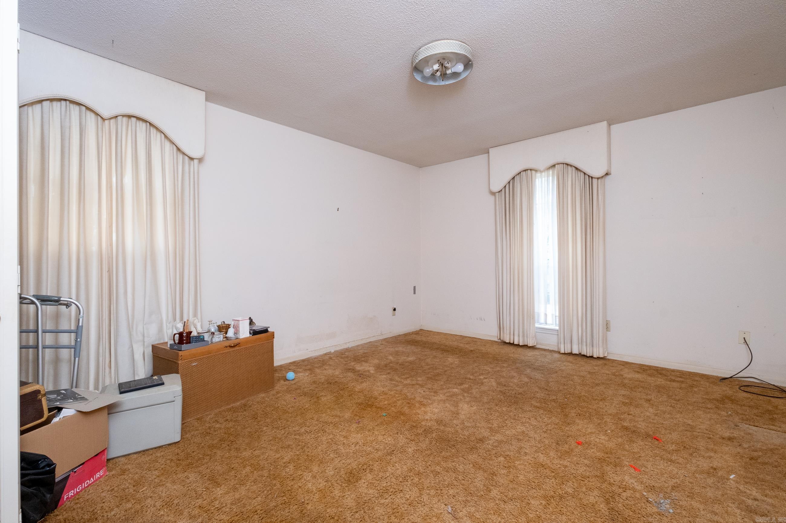 STURBRIDGE - Residential