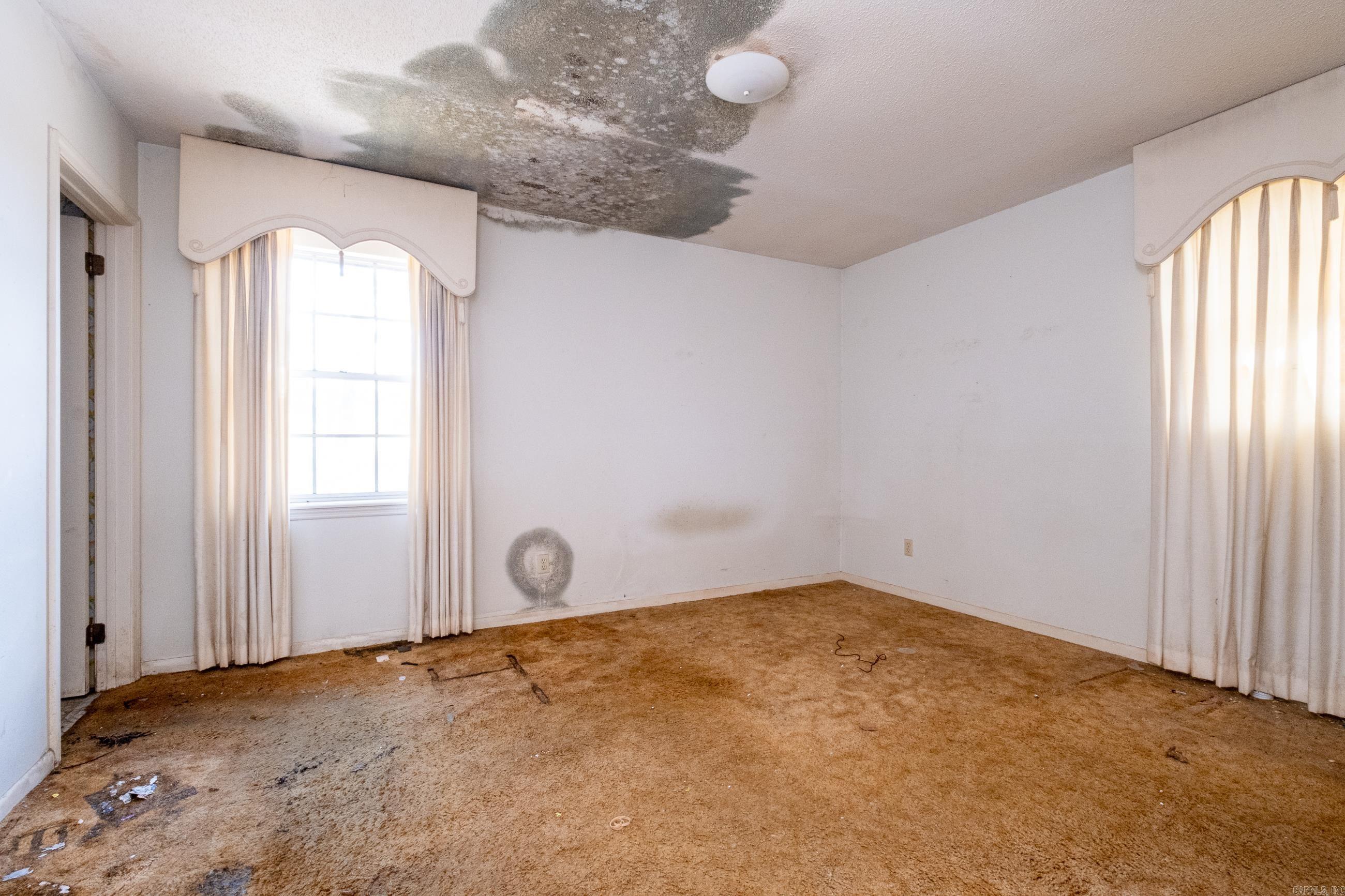 STURBRIDGE - Residential