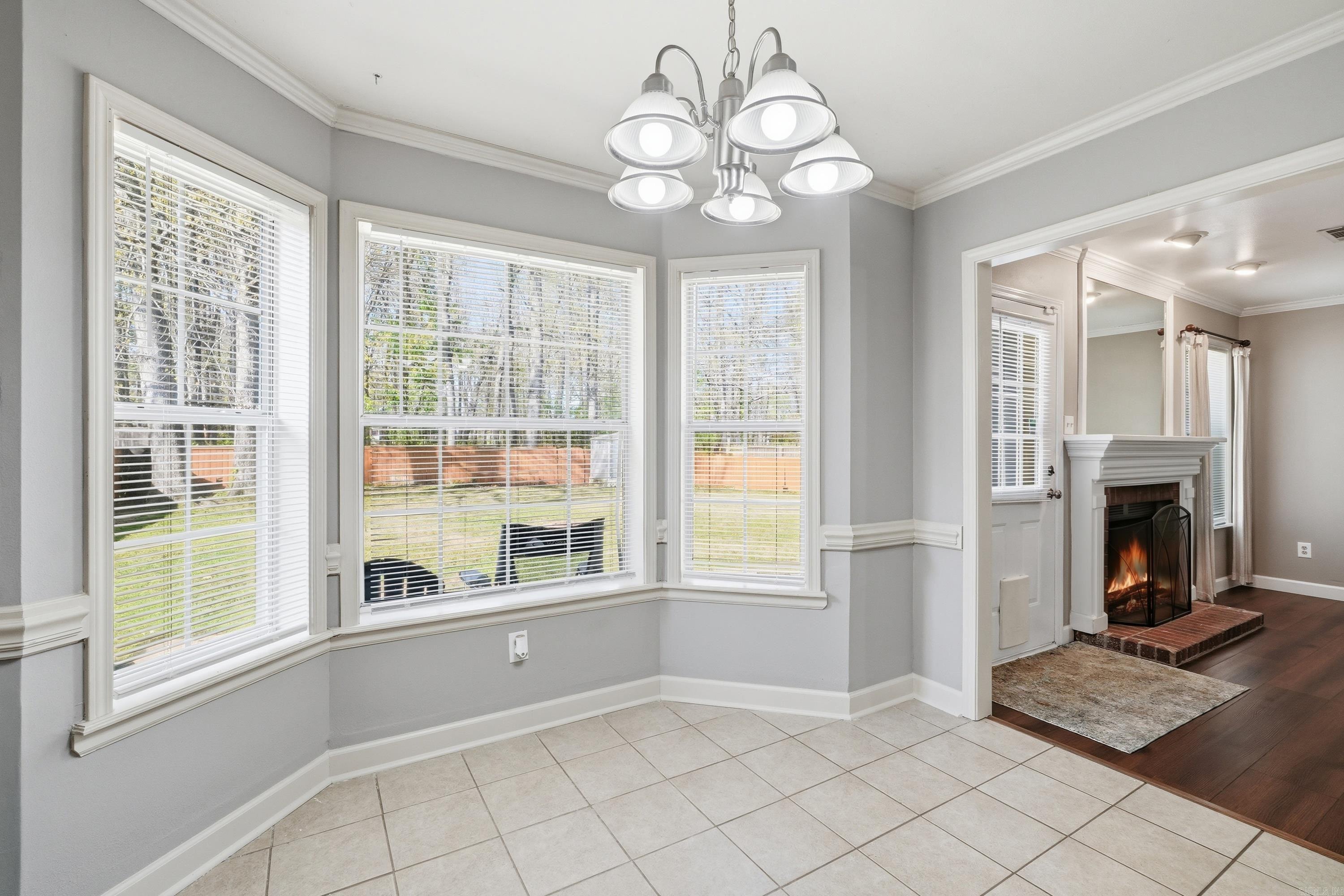 TOWERING OAKS - Residential