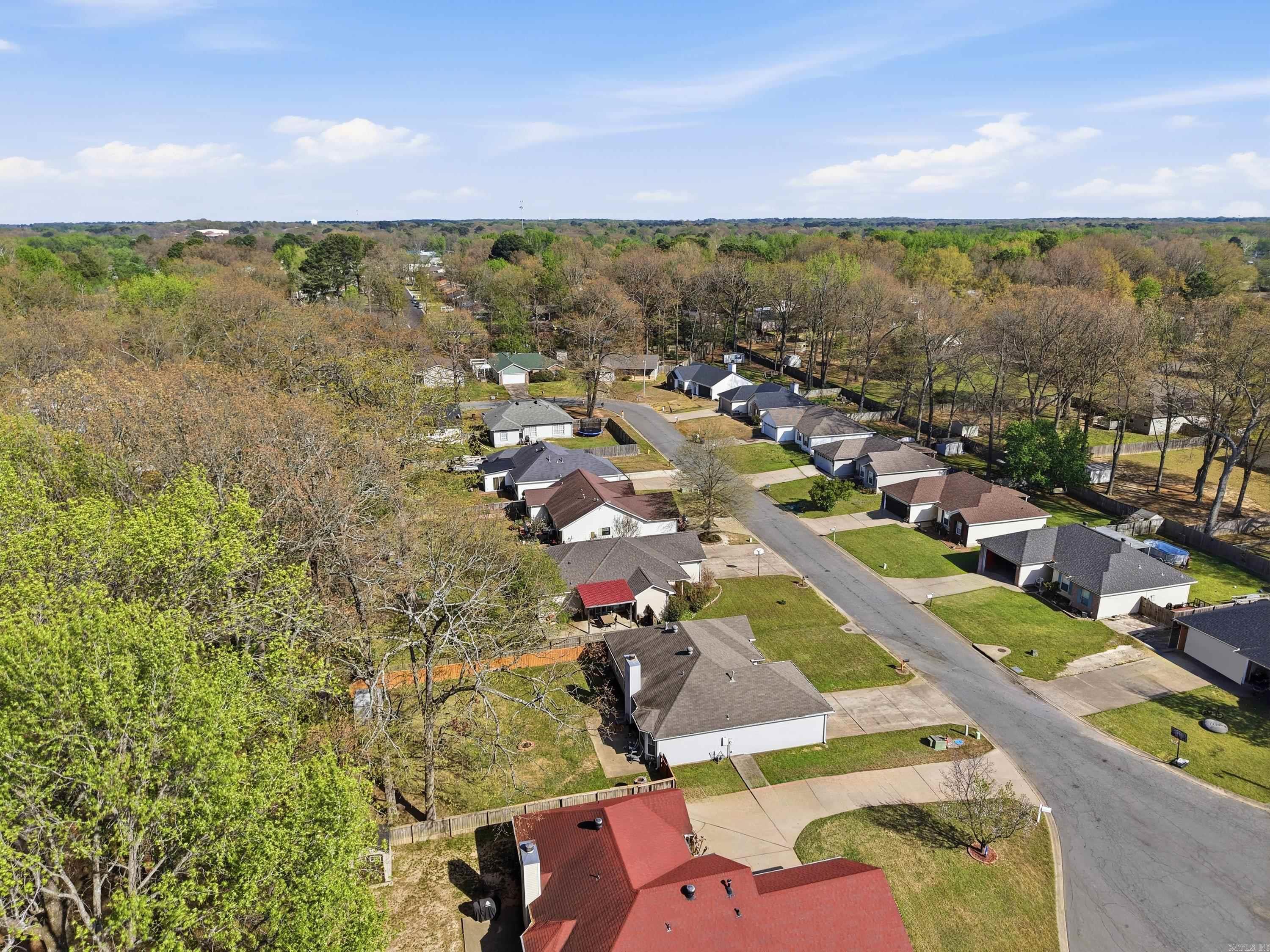 TOWERING OAKS - Residential