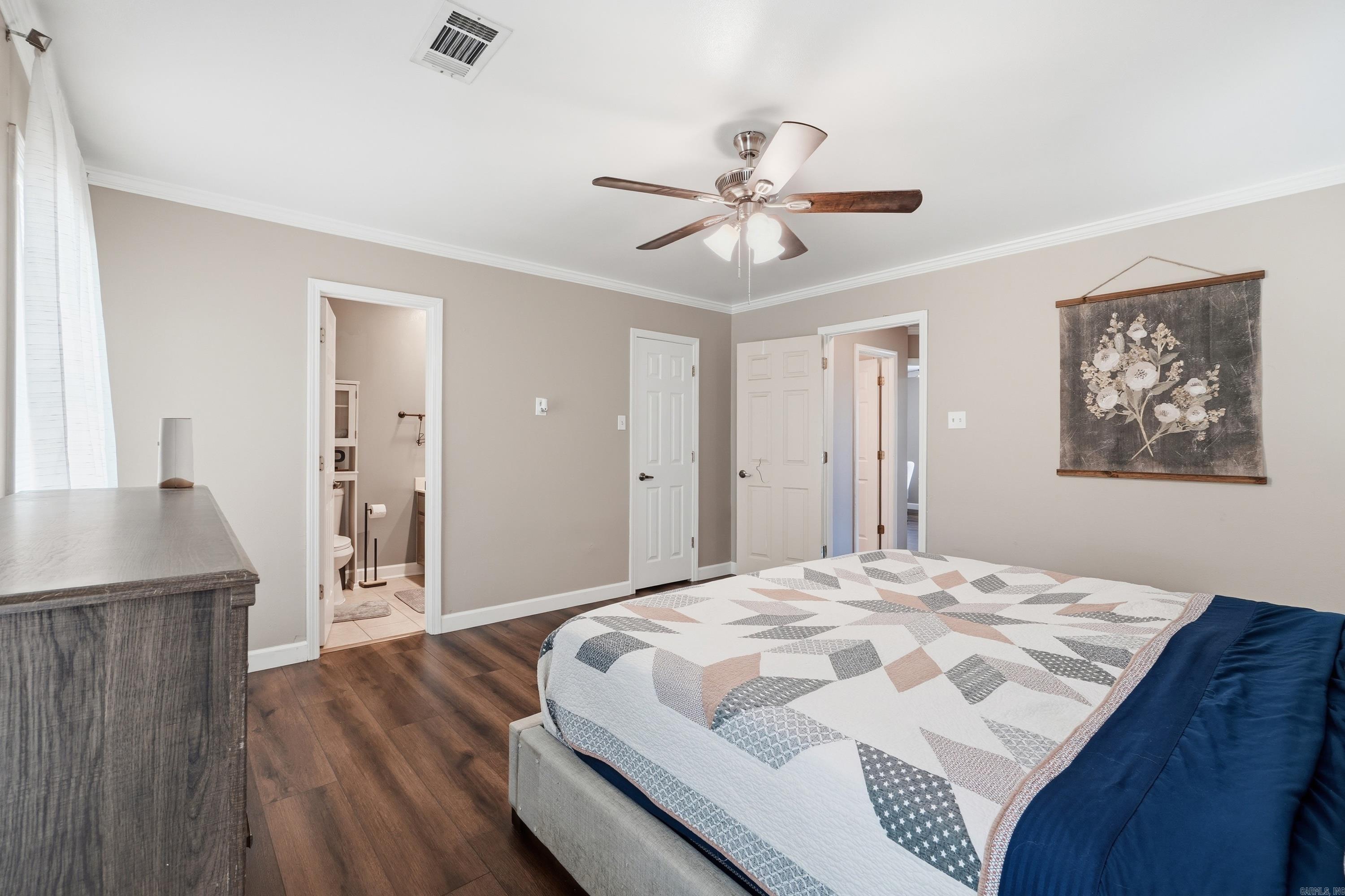 TOWERING OAKS - Residential