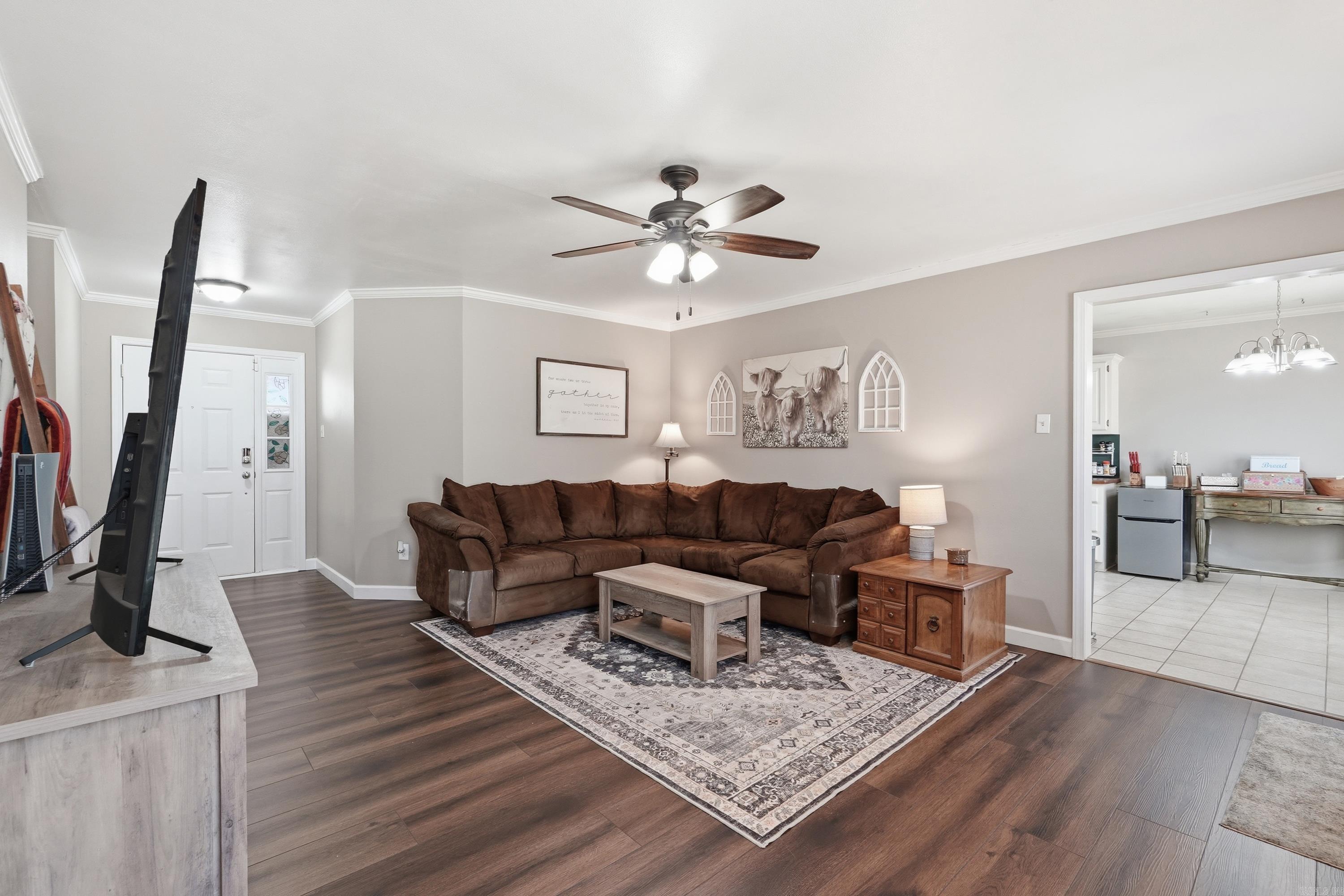 TOWERING OAKS - Residential