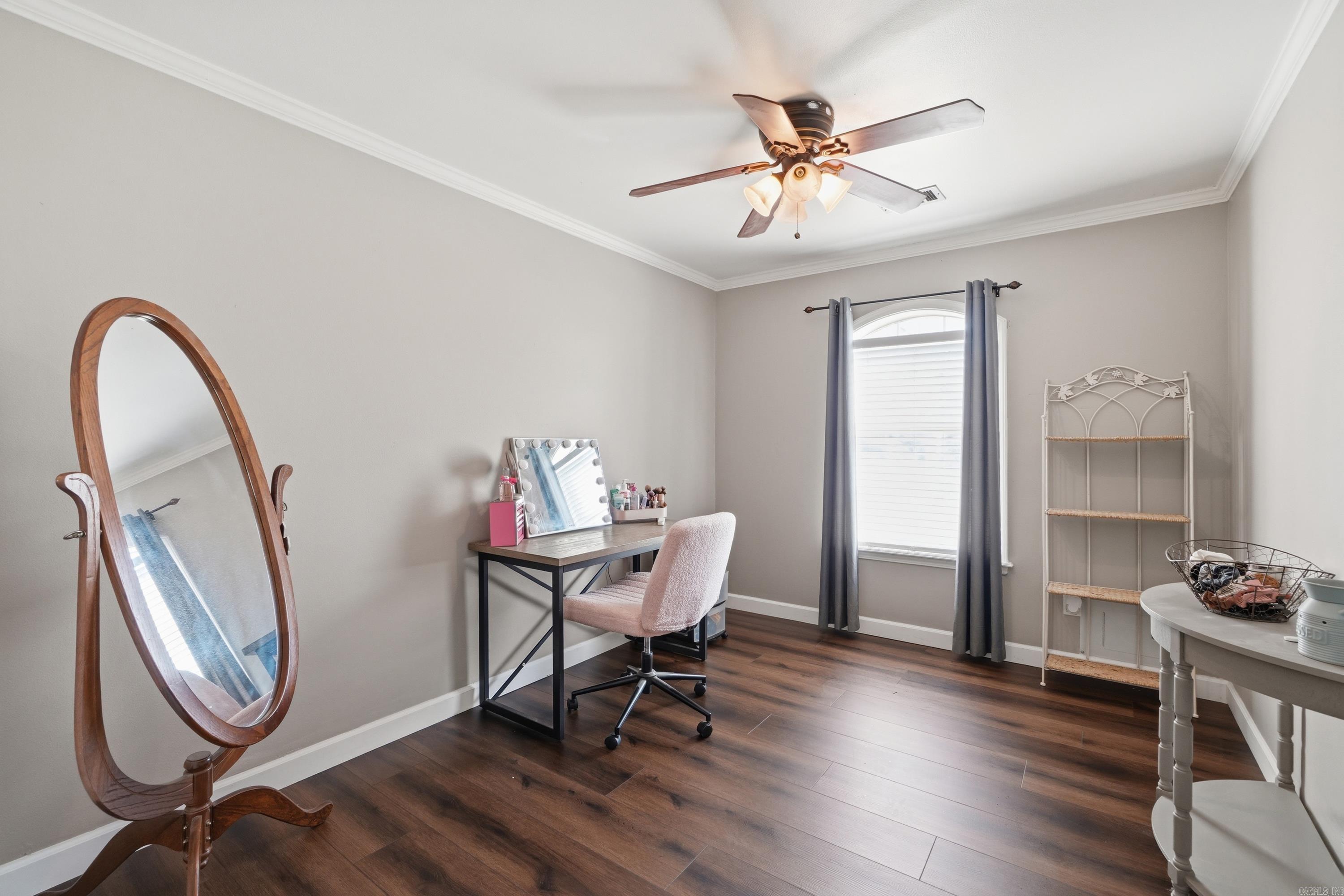 TOWERING OAKS - Residential