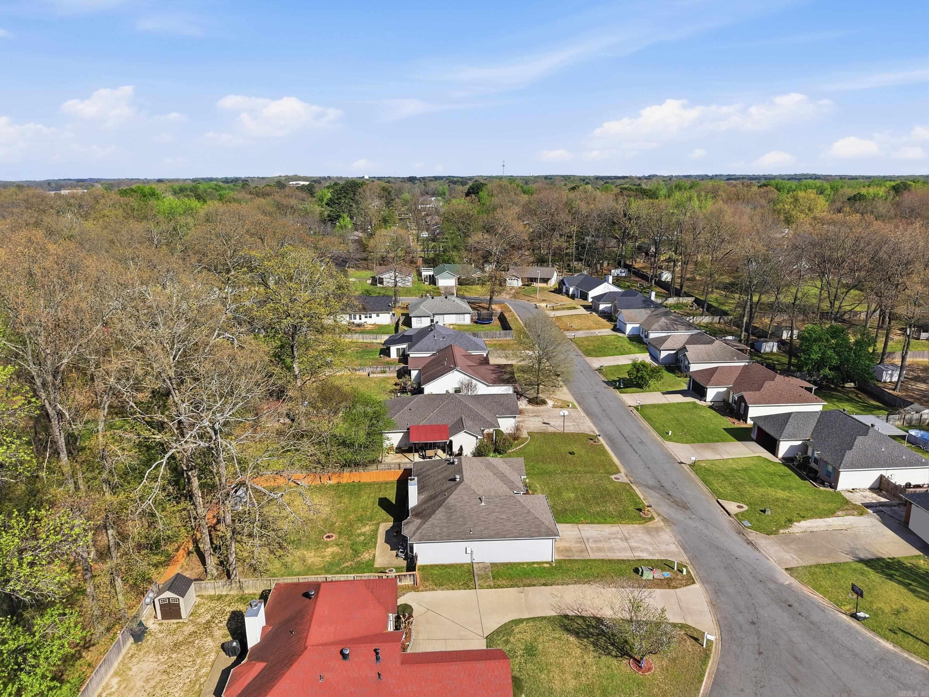TOWERING OAKS - Residential