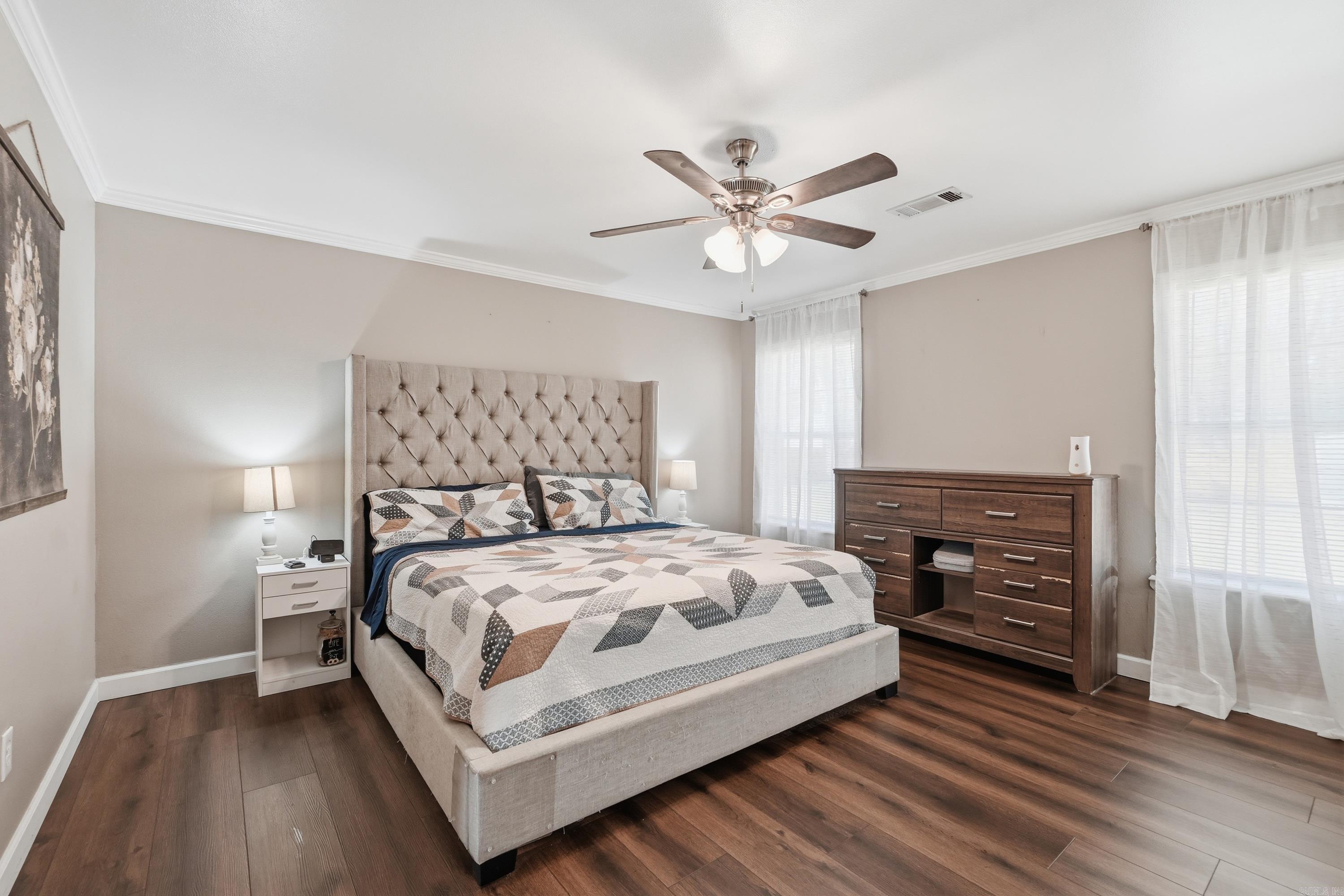 TOWERING OAKS - Residential