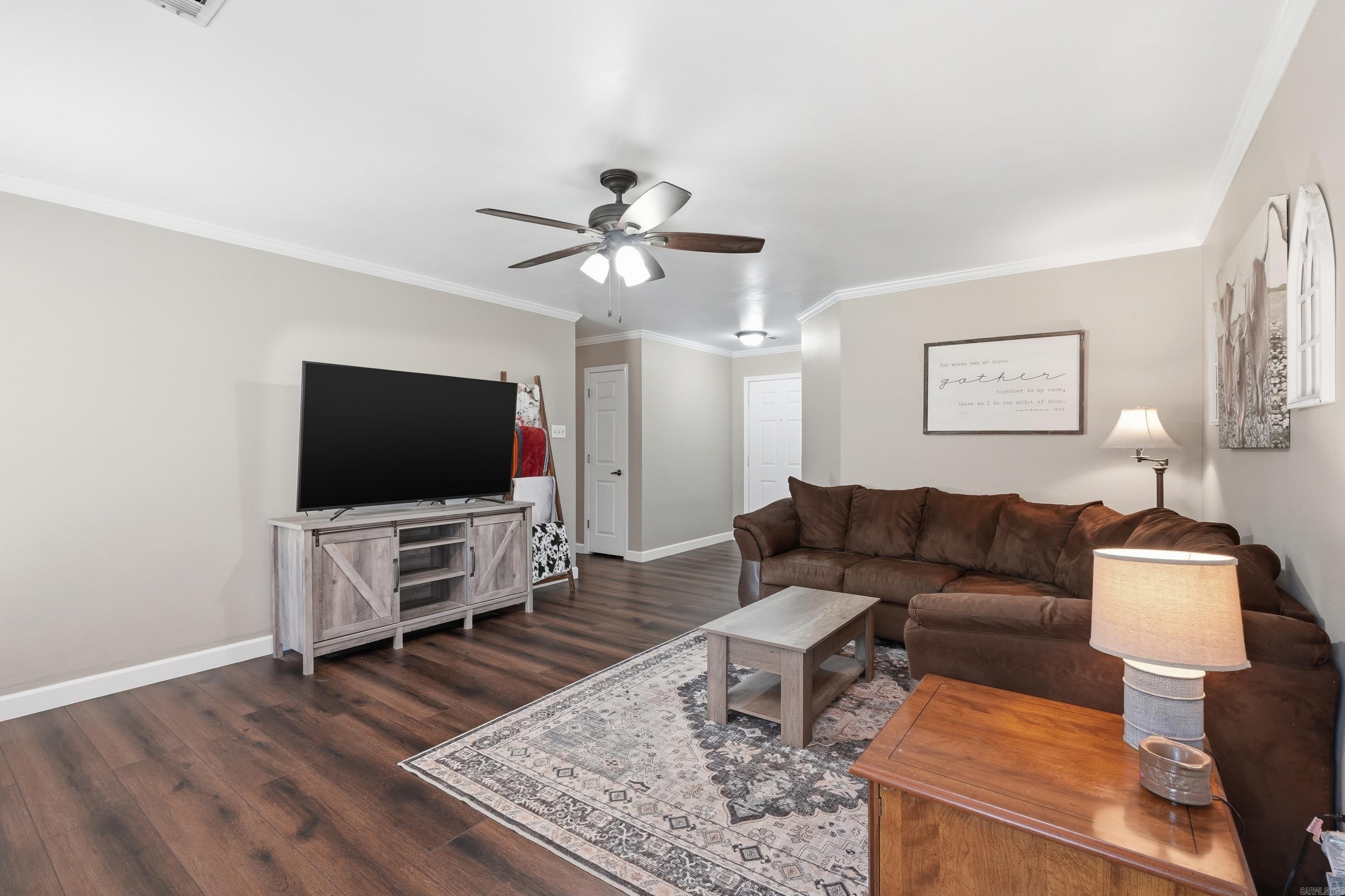 TOWERING OAKS - Residential