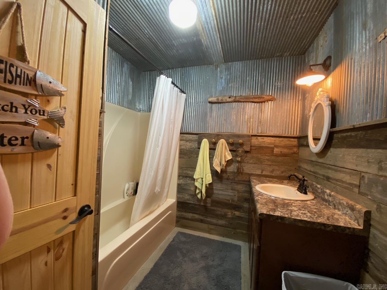 LITTLE RED RIVER ESTATES - Residential