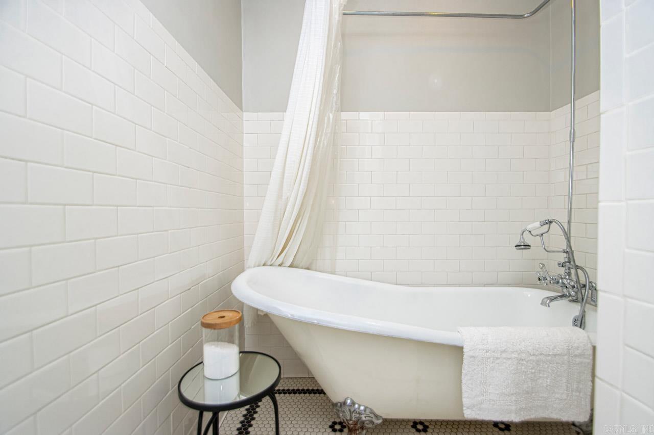 Hill Crest - Residential Lease