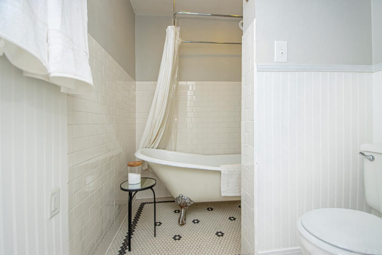 Hill Crest - Residential Lease