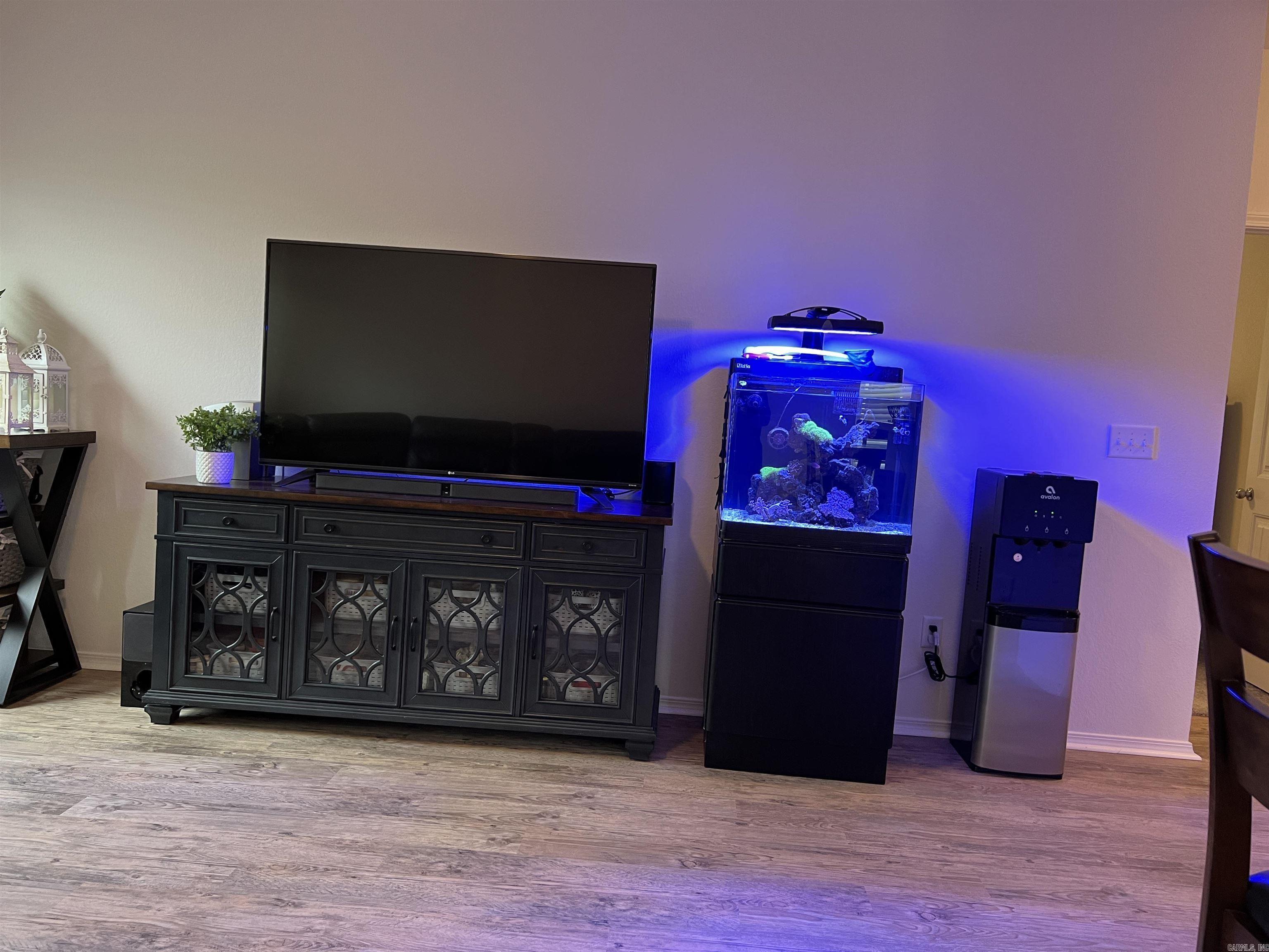 HILLDALE CROSSING - Residential