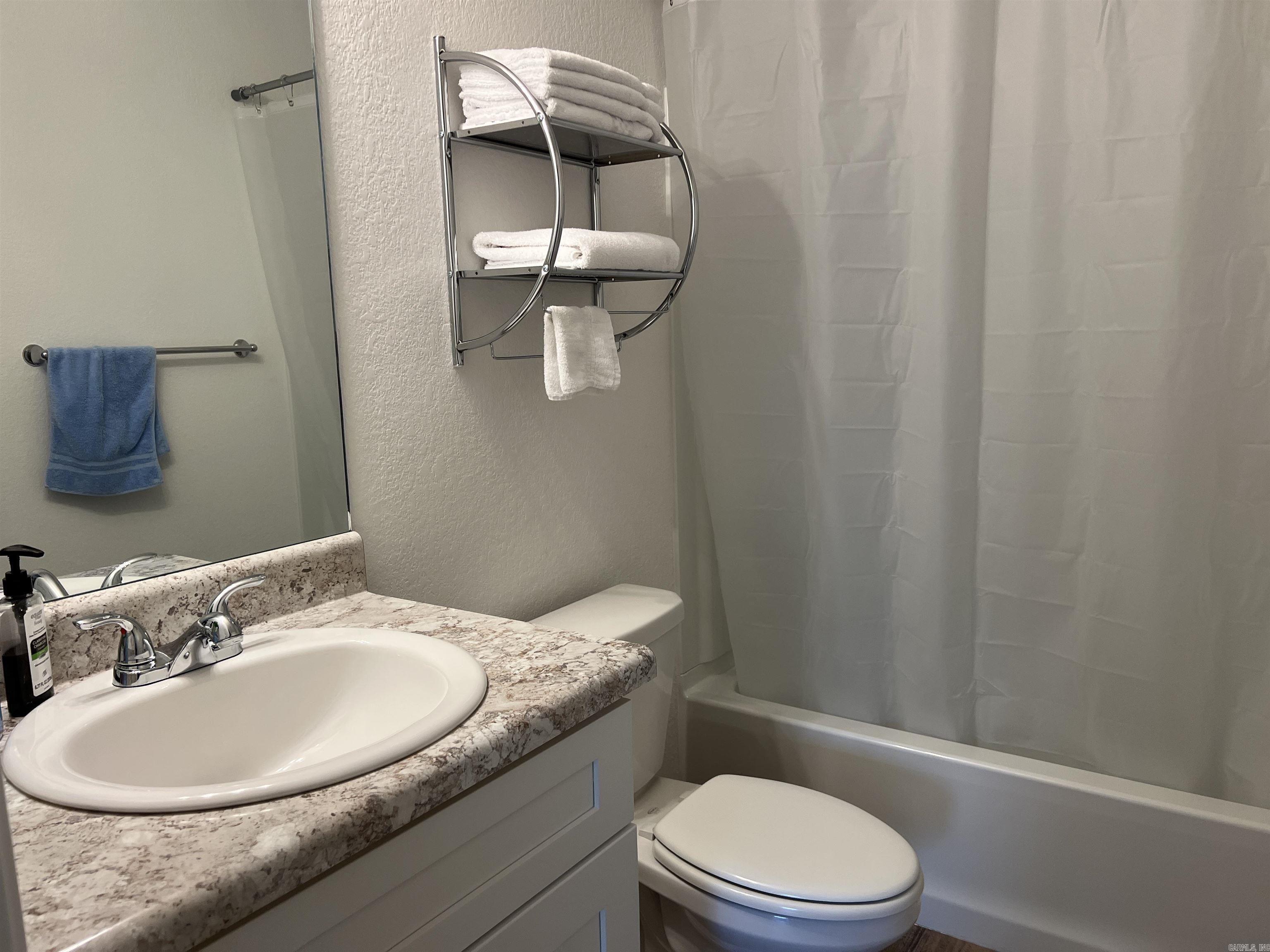 HILLDALE CROSSING - Residential