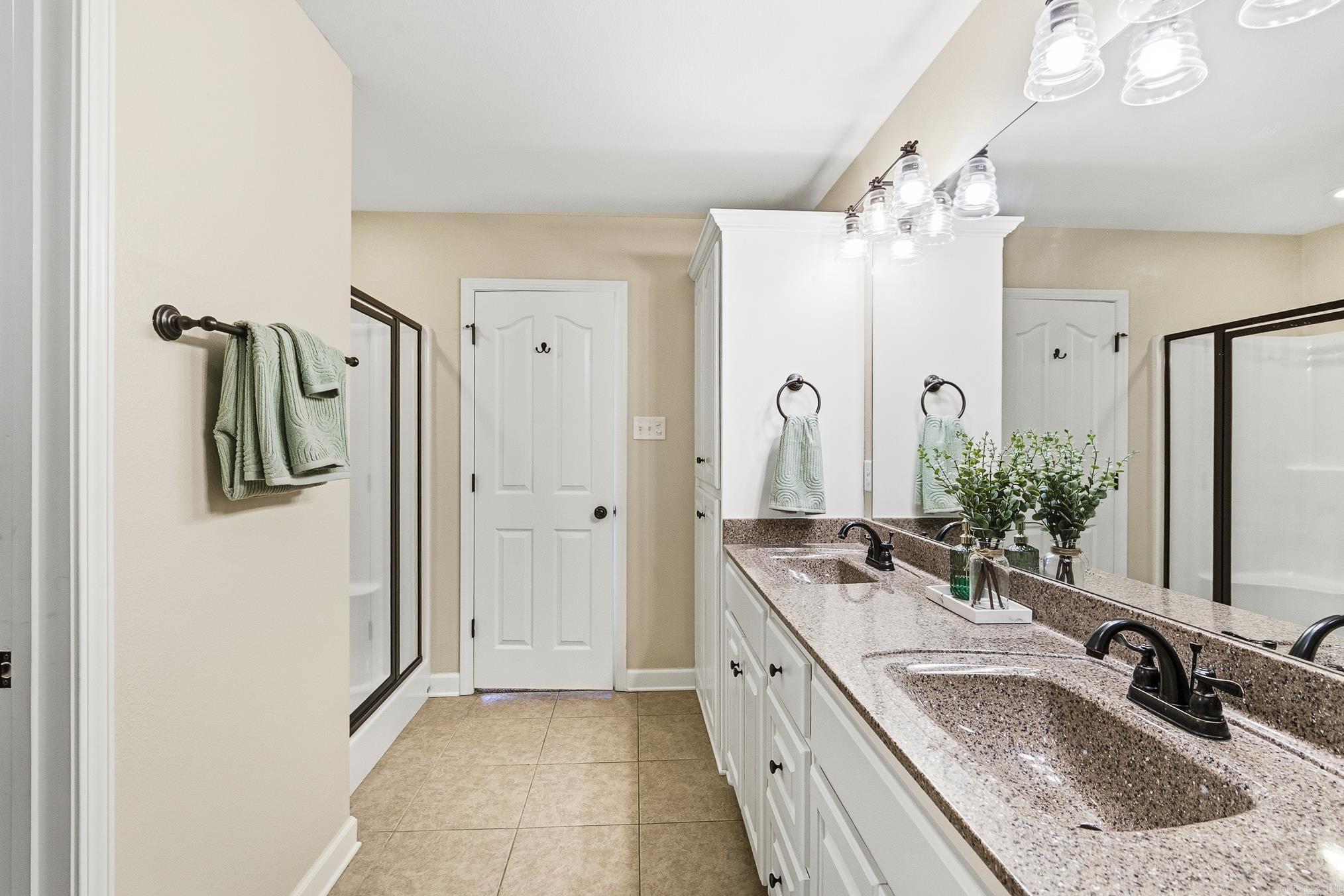 JAXON TERRACE - Residential