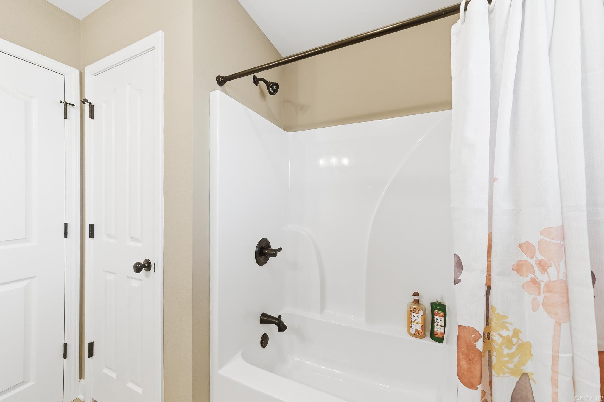 JAXON TERRACE - Residential