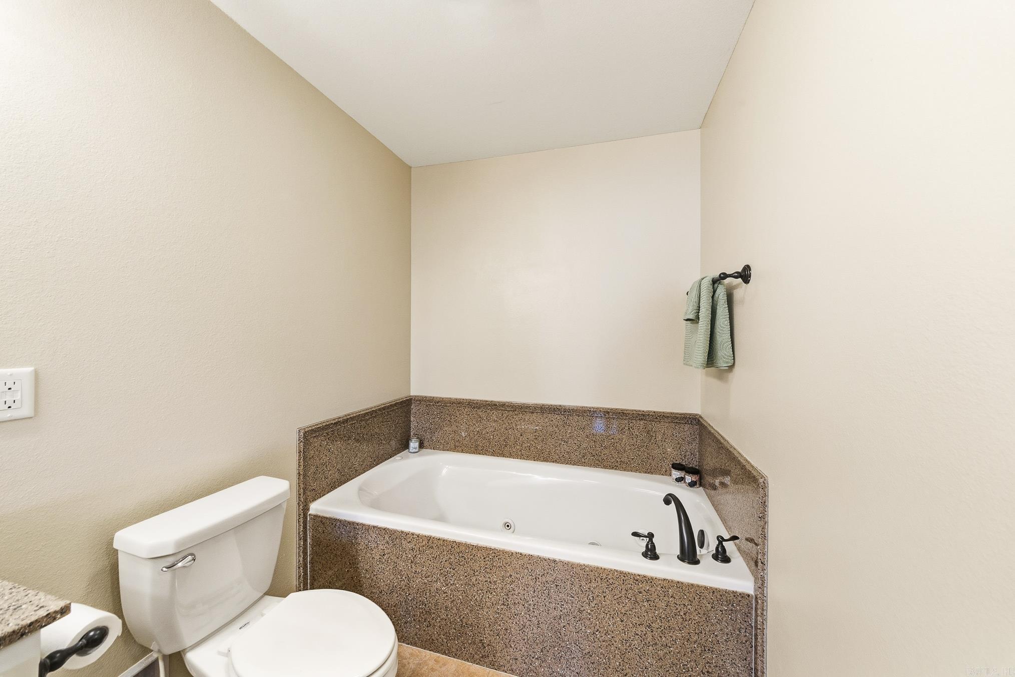 JAXON TERRACE - Residential