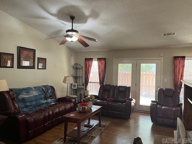 OAKS, THE - Residential