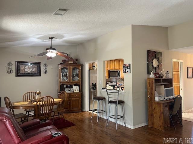 OAKS, THE - Residential