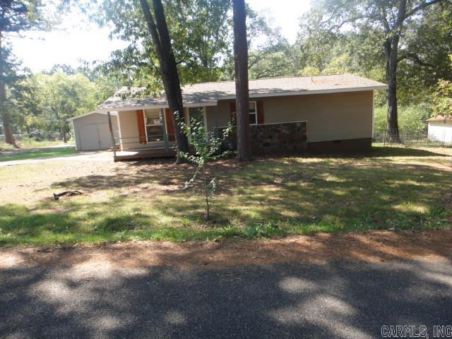 Located in downtown Heber Springs, recent renovations gives this home charm. There is a Shop and a detached 1 car garage. All within minutes of beautiful Greers Ferry Lake, Little Red River and popular hiking trails. All Initial Offers must be submitted via PropOffers.com by the BUYER AGENT ONLY. Please see Agent Remarks for further instructions.