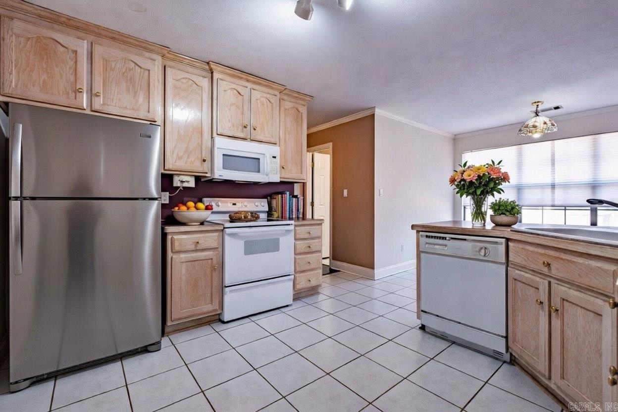 AUTUMN WOOD ESTATES - Residential