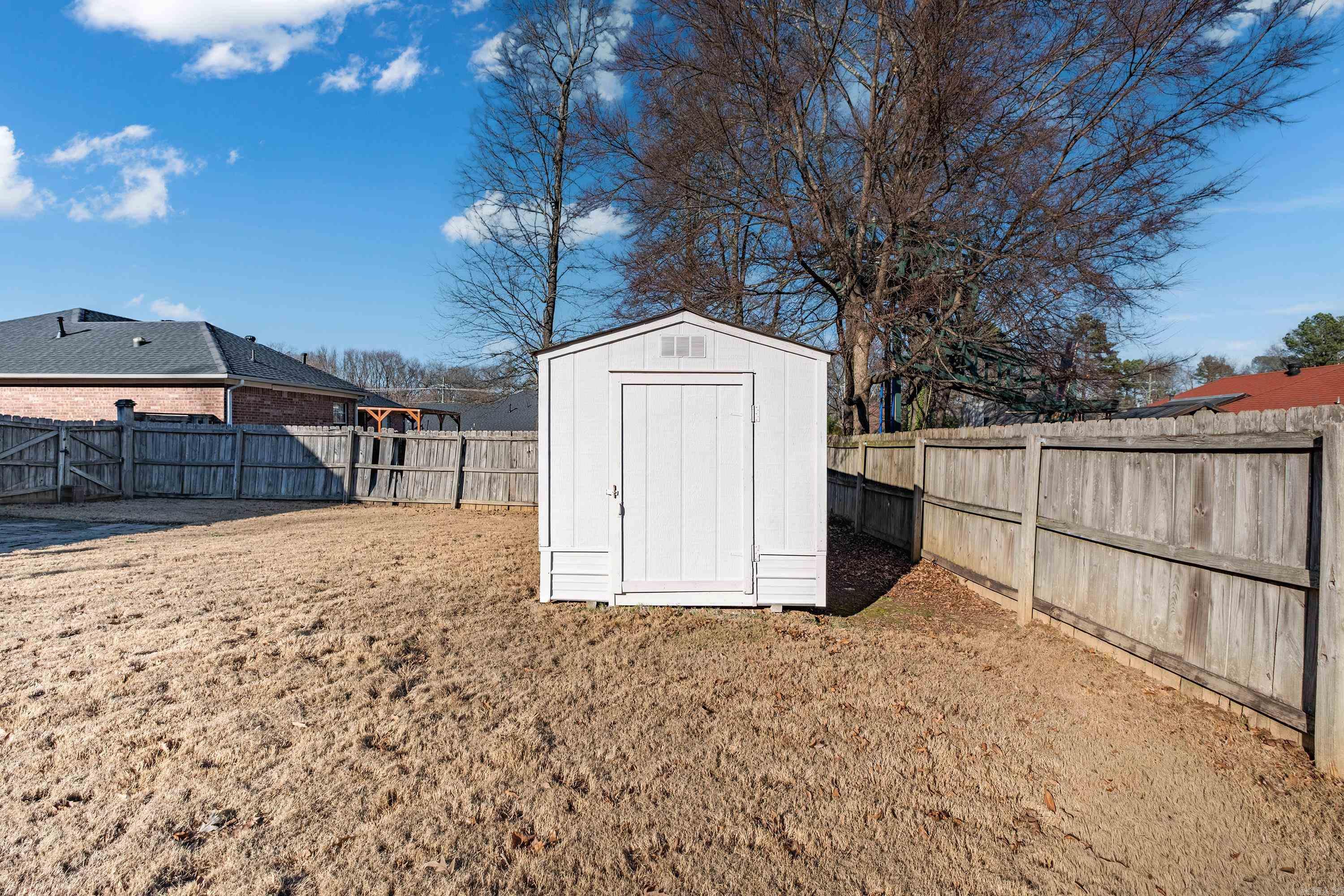 AUTUMN WOOD ESTATES - Residential