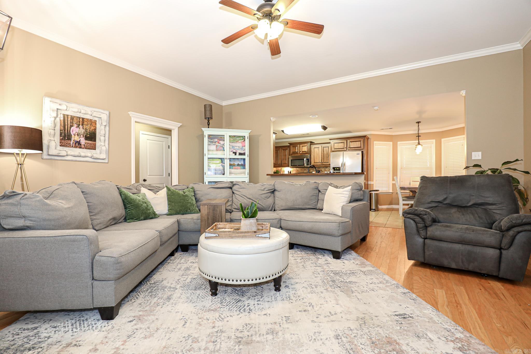 KINGS CROSSING - Residential