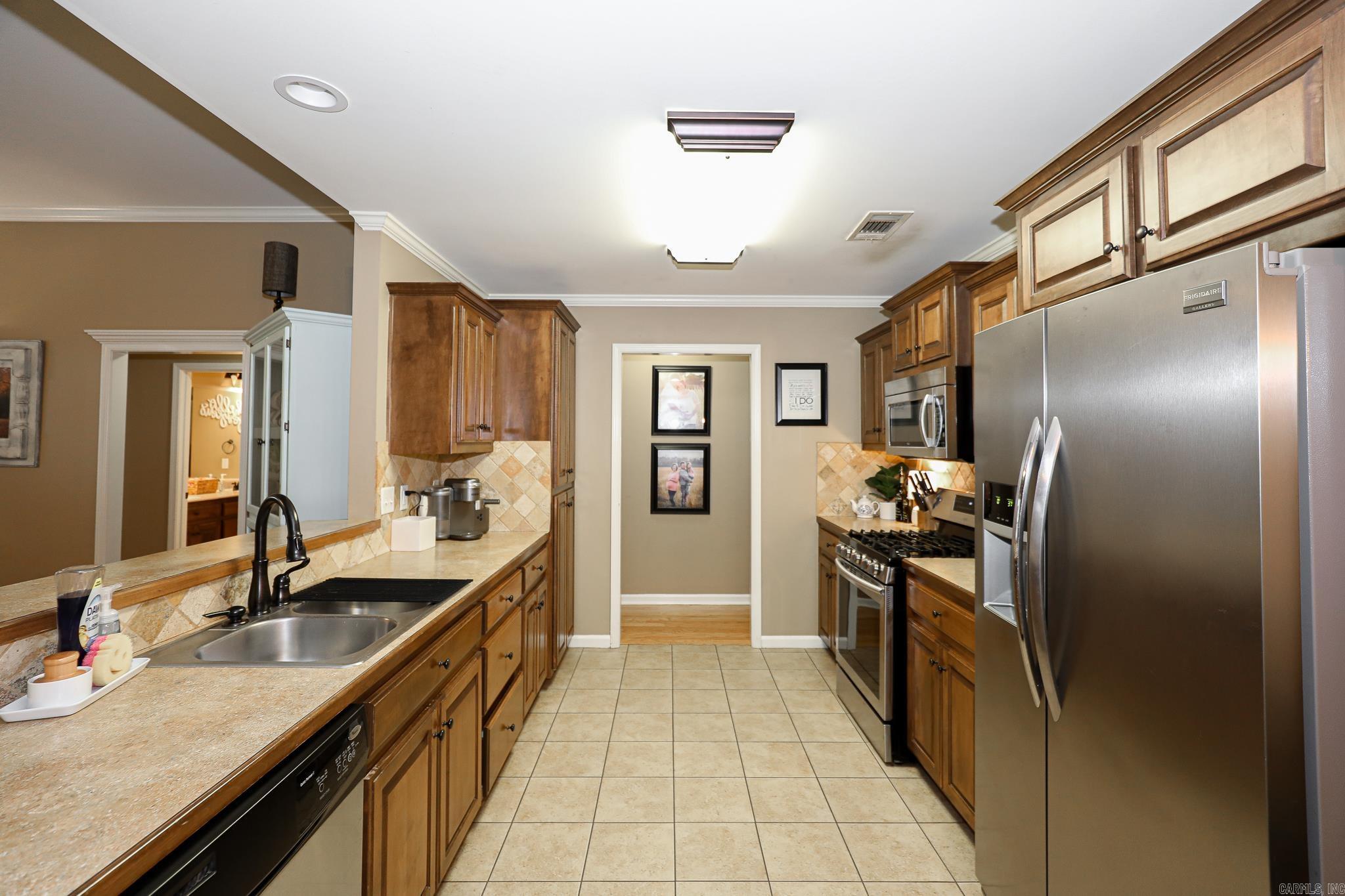 KINGS CROSSING - Residential