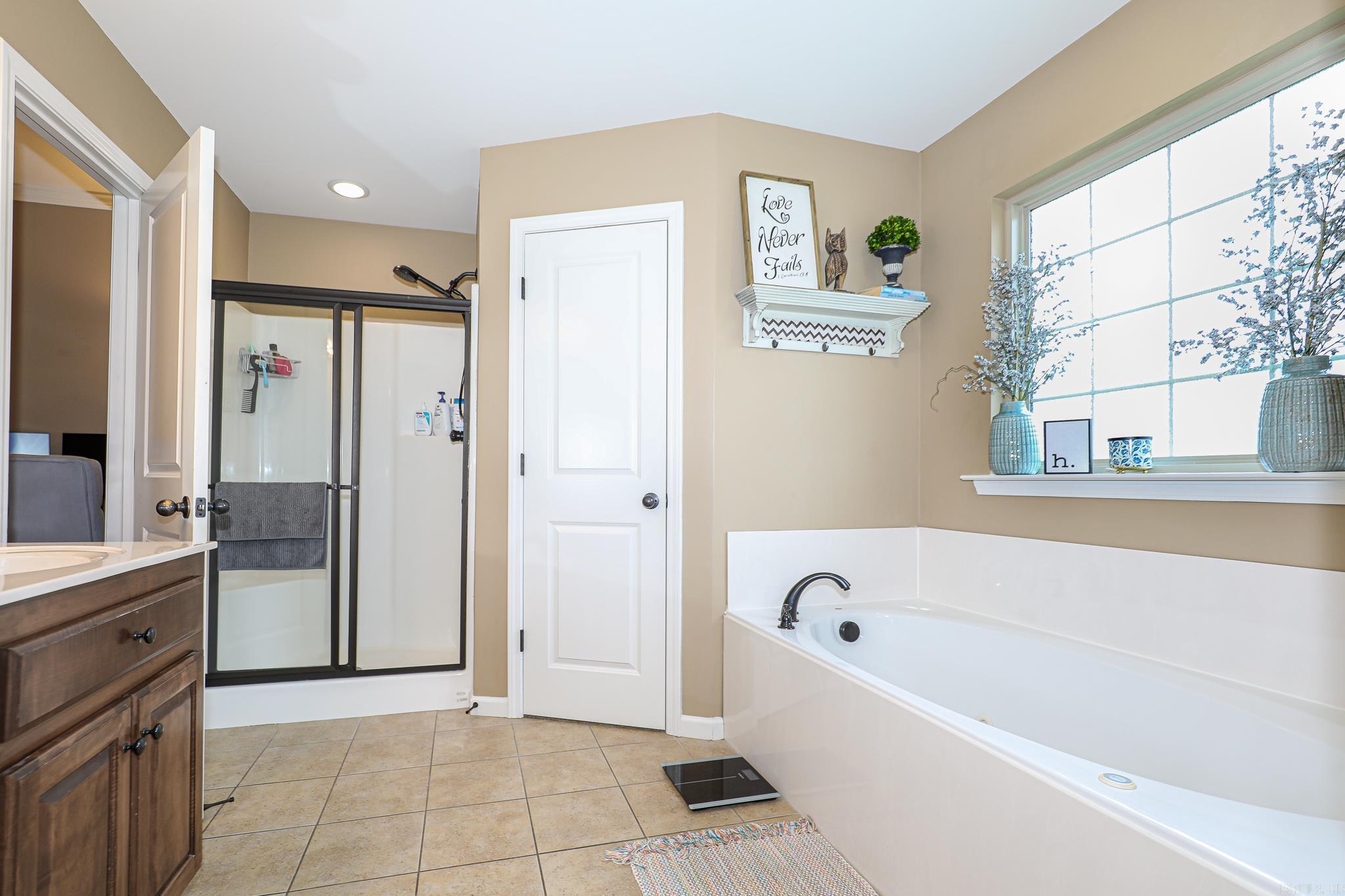 KINGS CROSSING - Residential