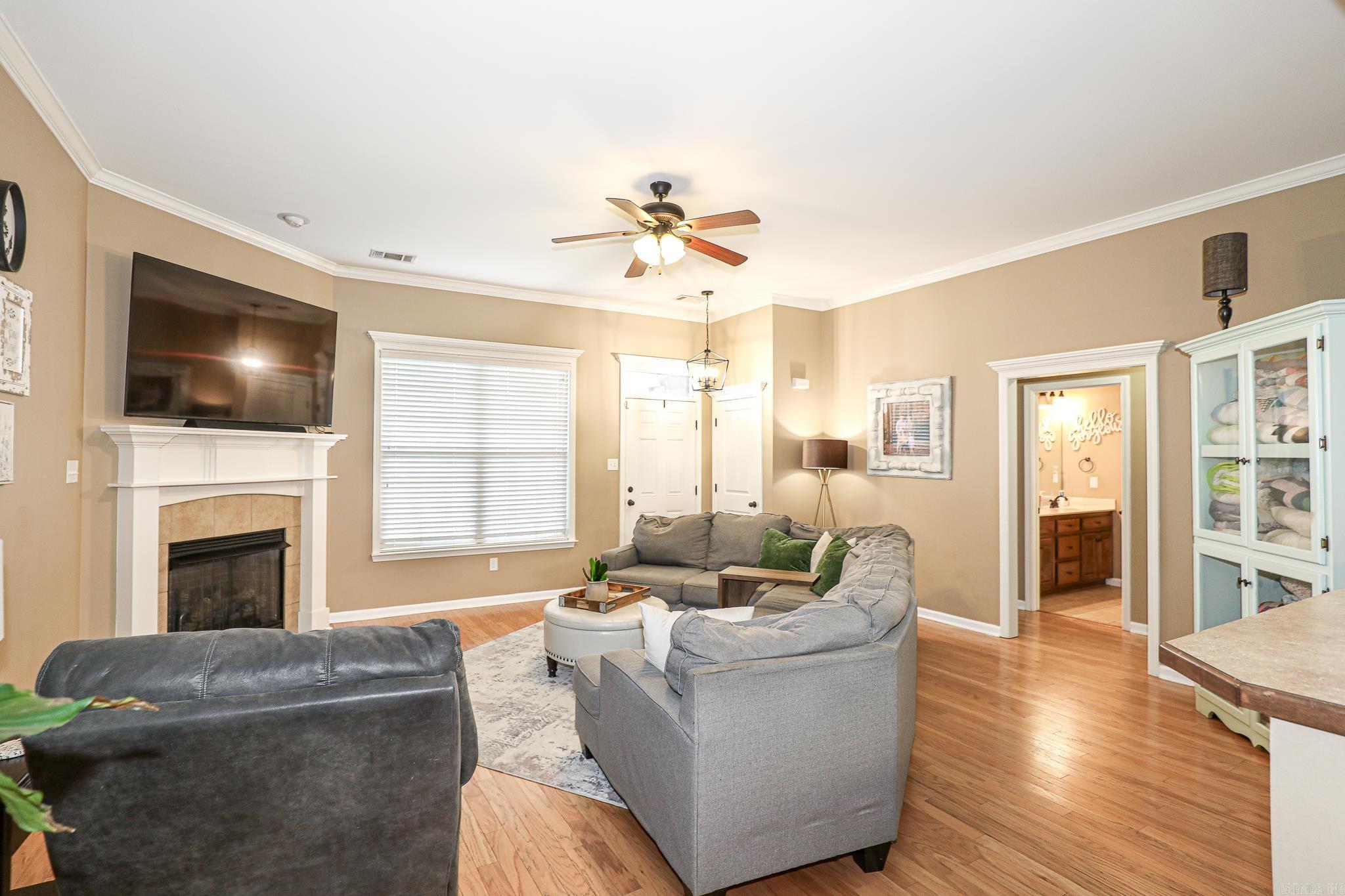 KINGS CROSSING - Residential