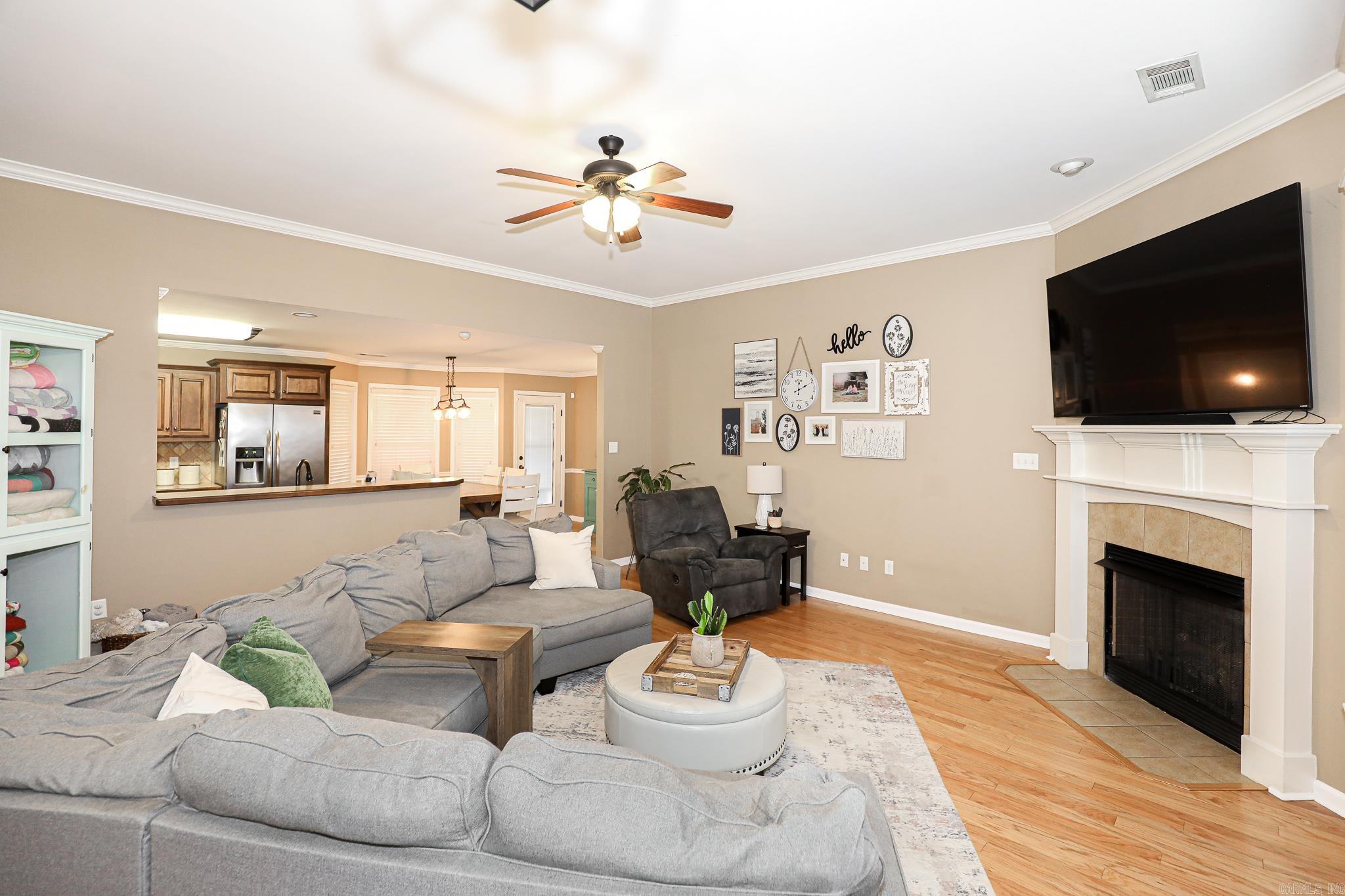 KINGS CROSSING - Residential
