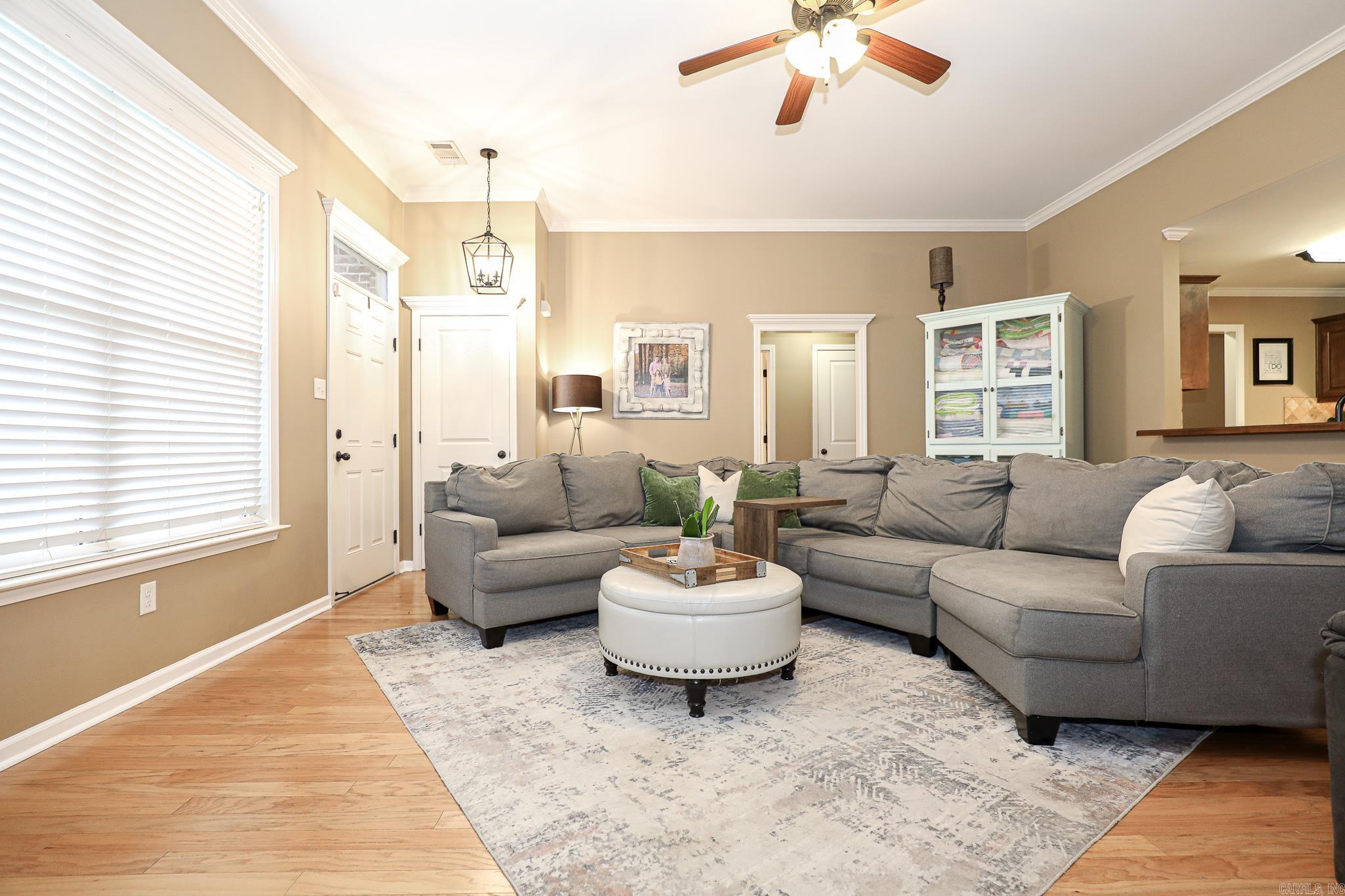KINGS CROSSING - Residential