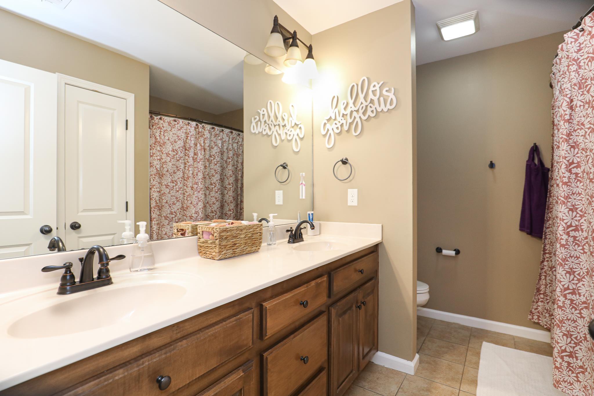KINGS CROSSING - Residential