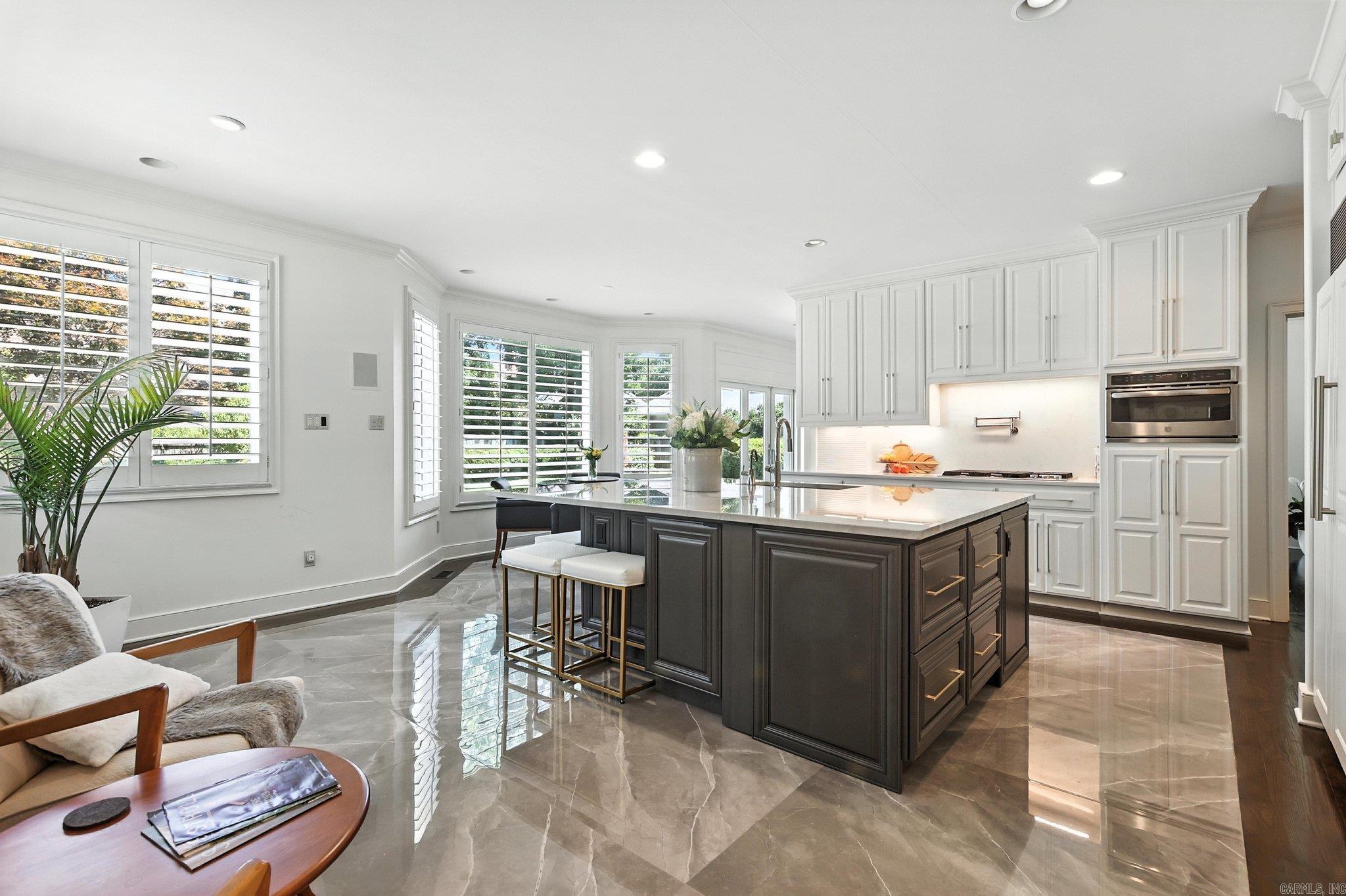 CHENAL VALLEY CHENAL CIRCLE - Residential