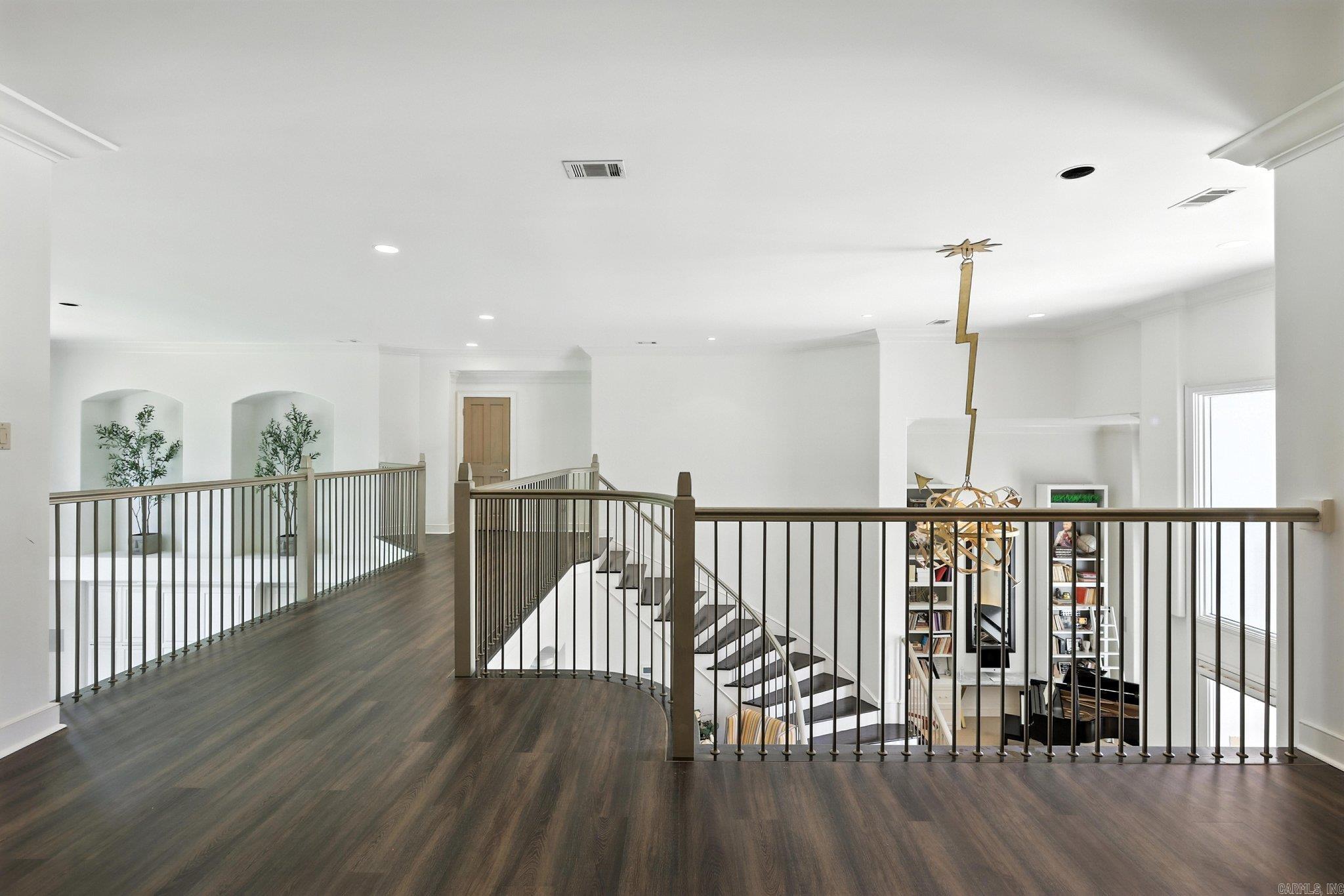 CHENAL VALLEY CHENAL CIRCLE - Residential