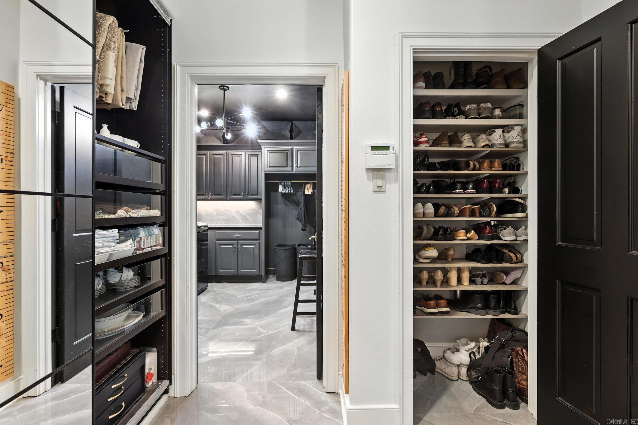 CHENAL VALLEY CHENAL CIRCLE - Residential