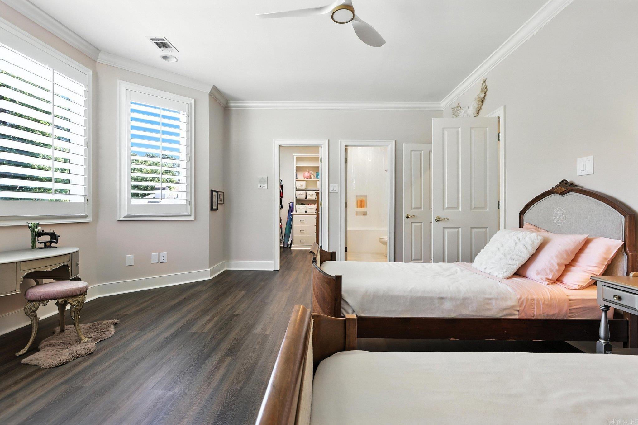 CHENAL VALLEY CHENAL CIRCLE - Residential