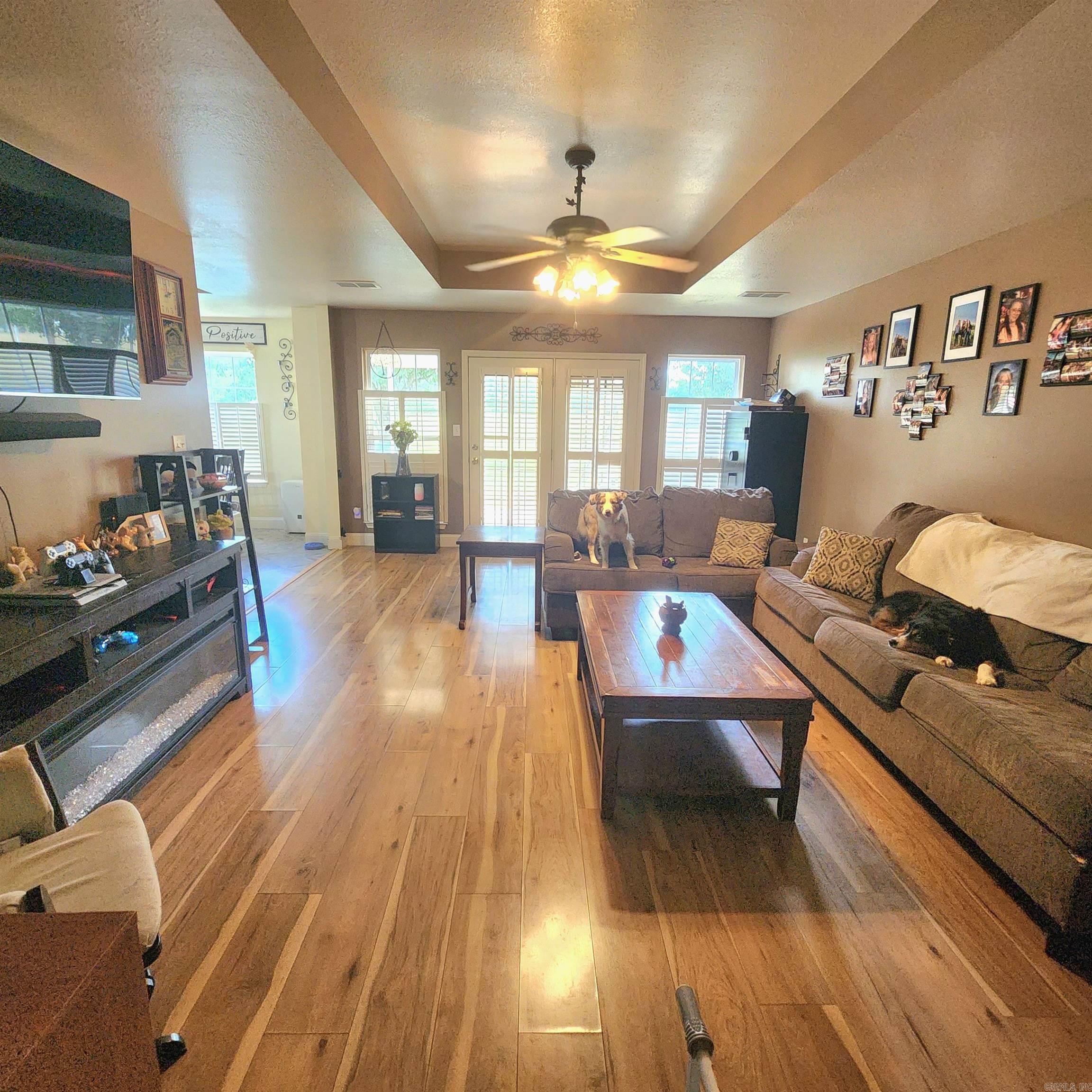 CENTERVIEW ESTATES - Residential