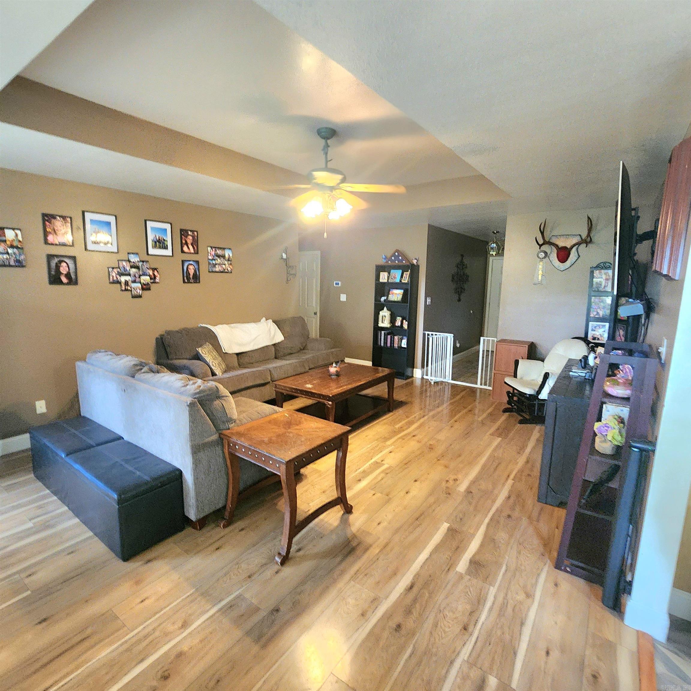 CENTERVIEW ESTATES - Residential