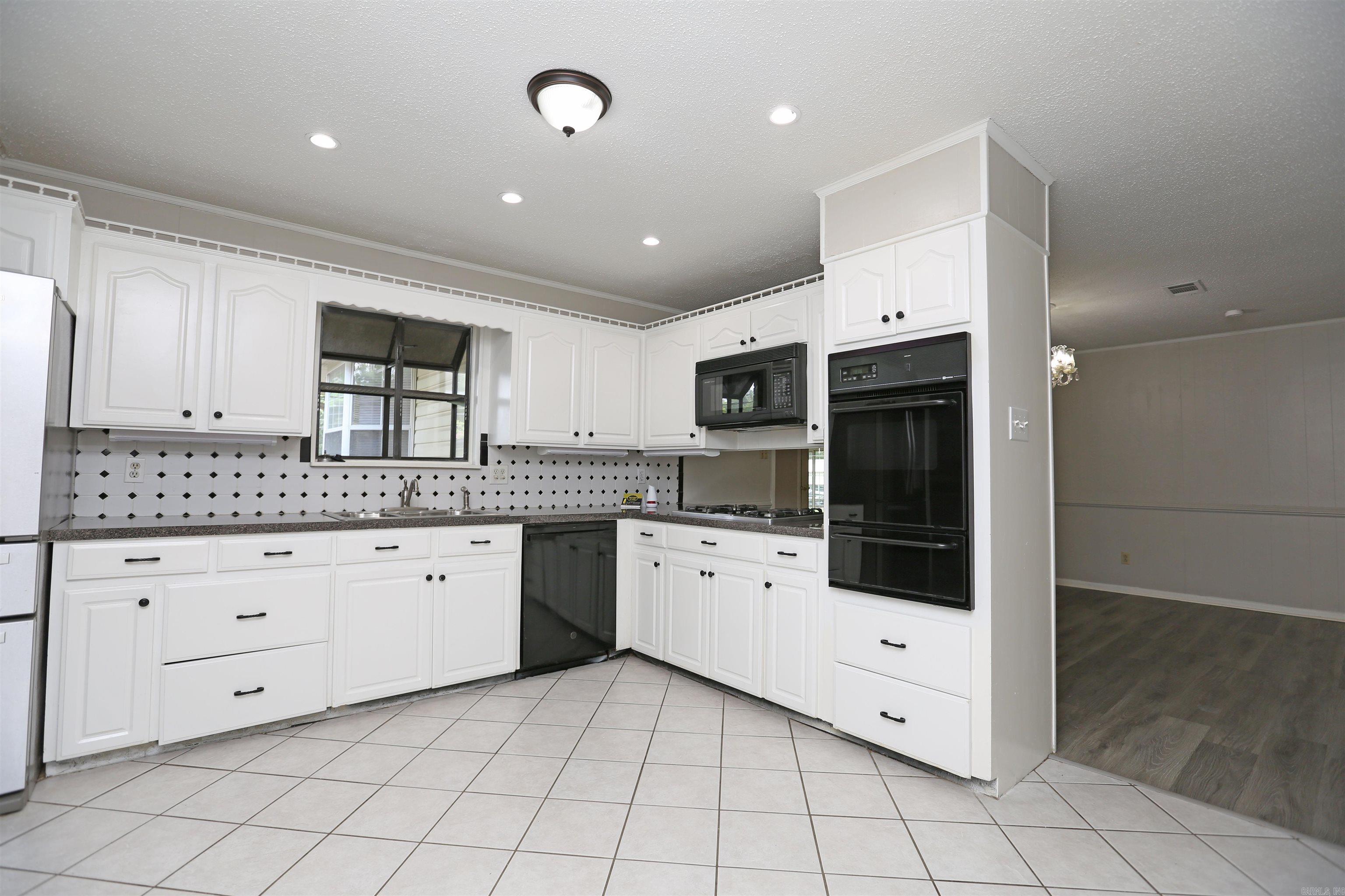 INDIANHEAD LAKES EST - Residential