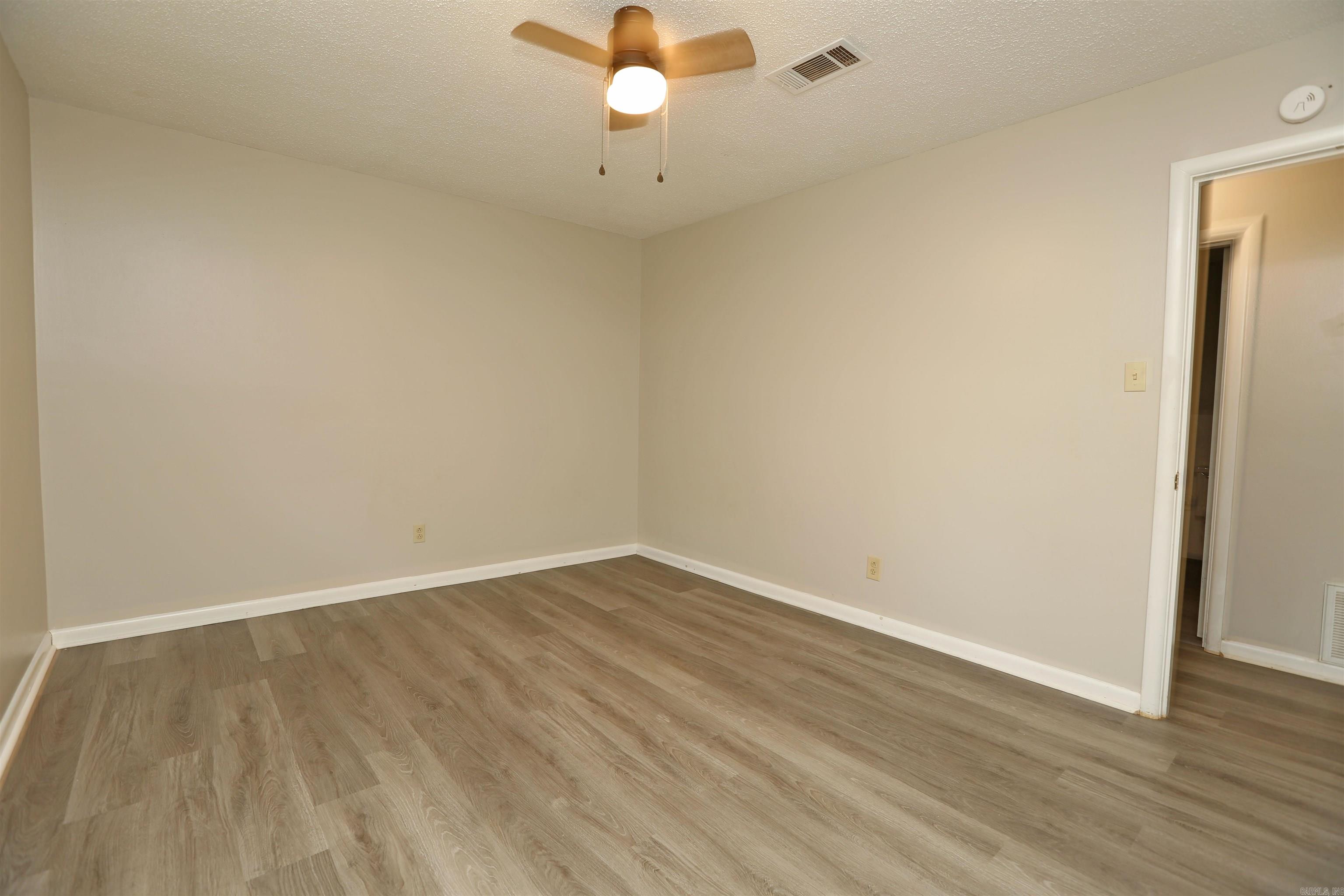 INDIANHEAD LAKES EST - Residential