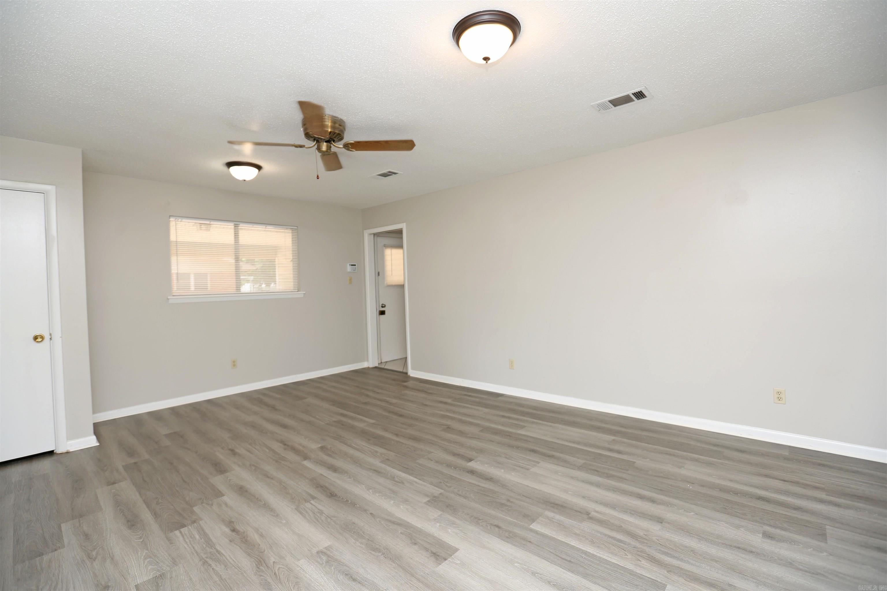 INDIANHEAD LAKES EST - Residential