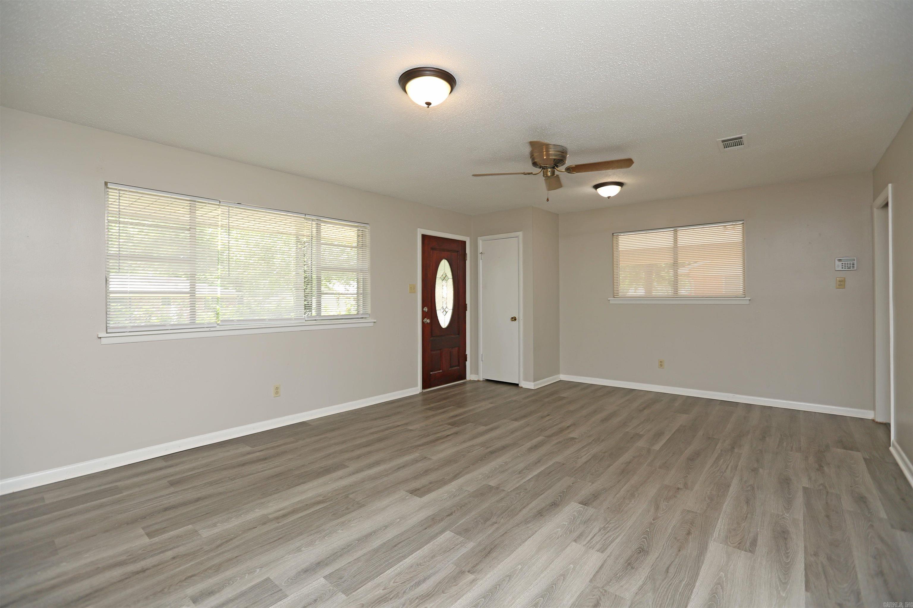 INDIANHEAD LAKES EST - Residential