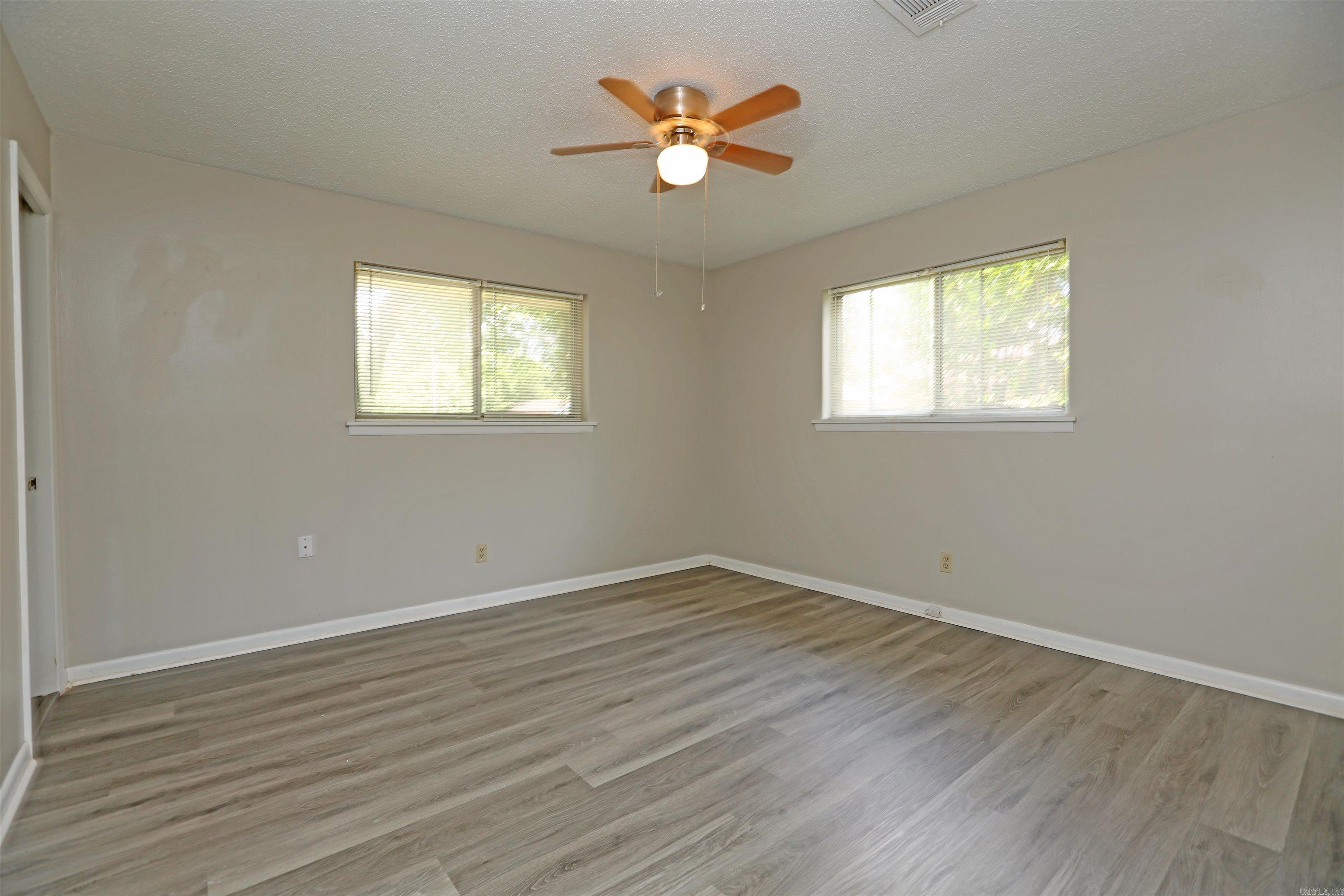 INDIANHEAD LAKES EST - Residential