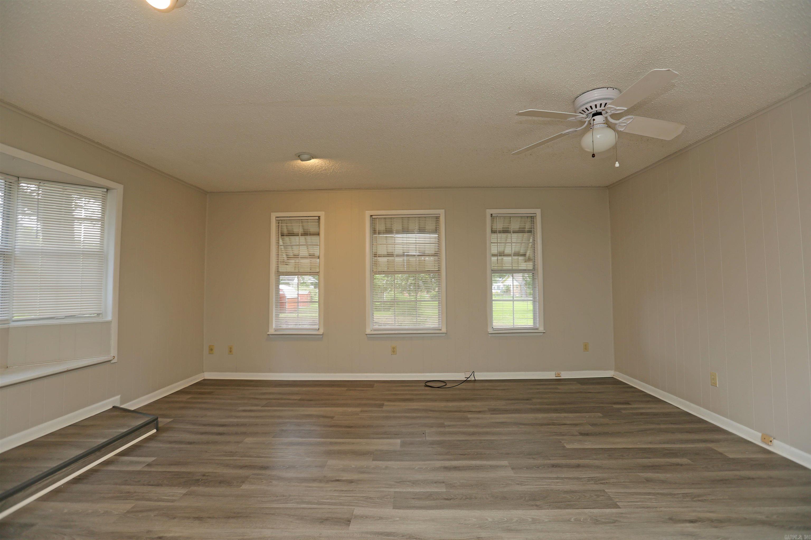 INDIANHEAD LAKES EST - Residential