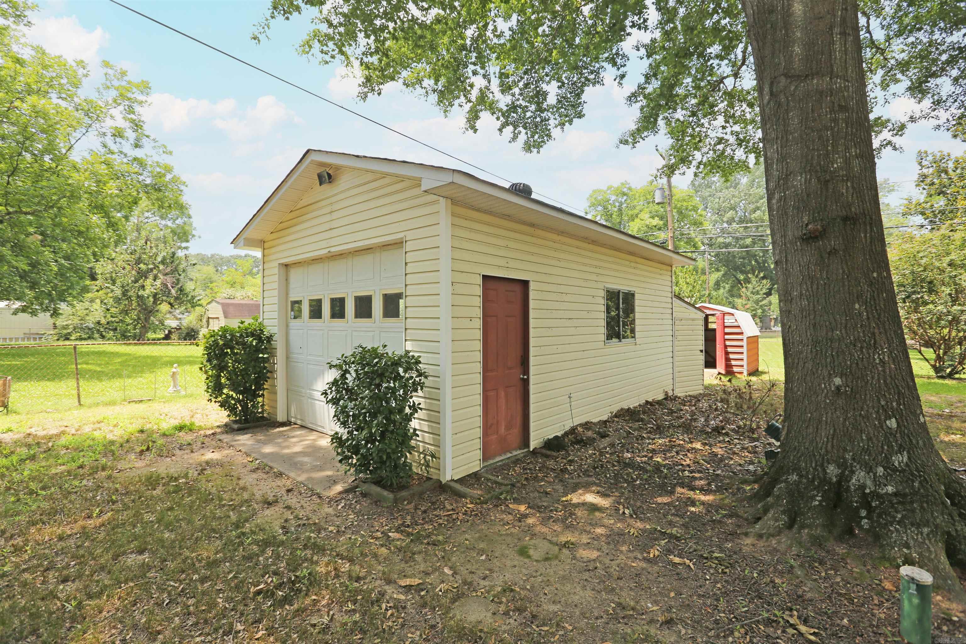 INDIANHEAD LAKES EST - Residential