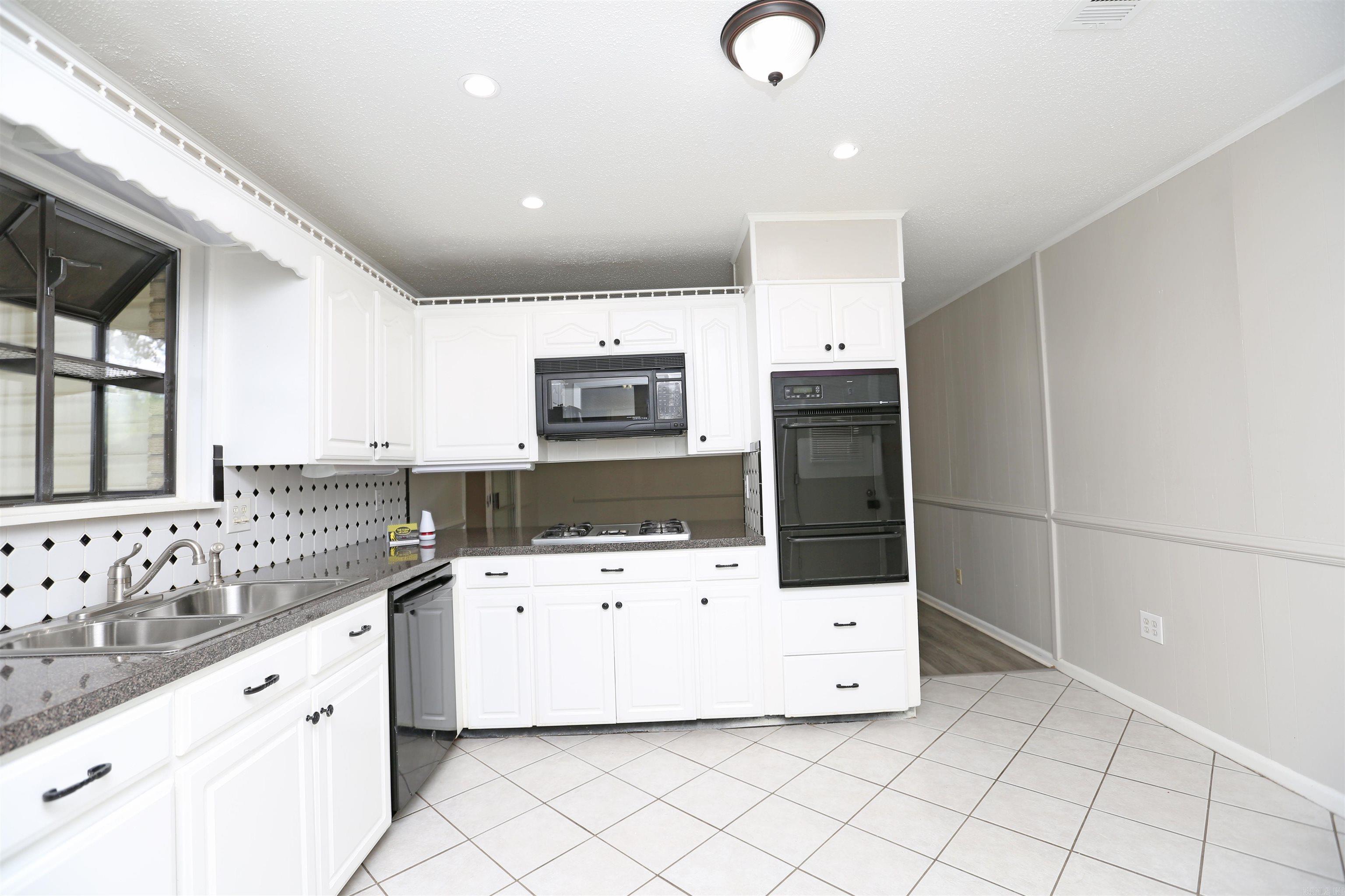 INDIANHEAD LAKES EST - Residential