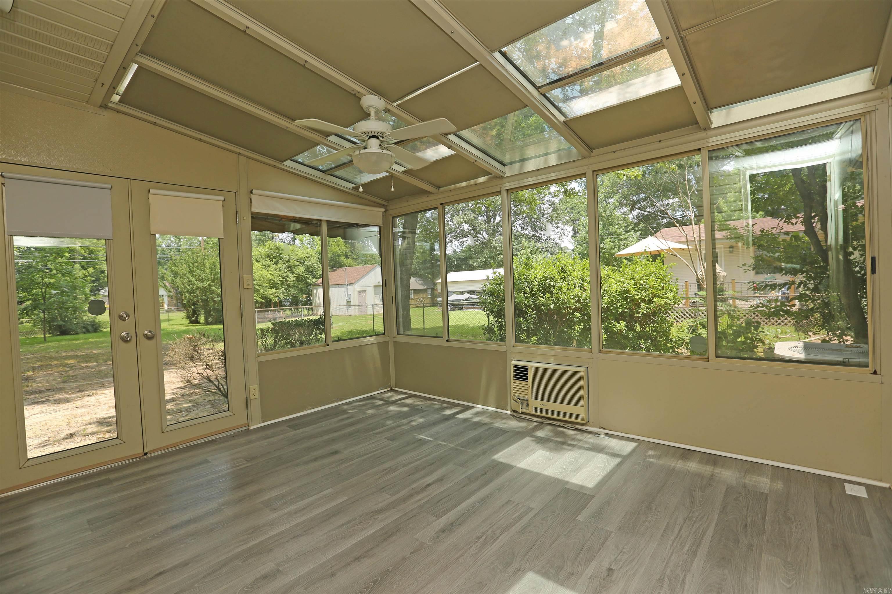 INDIANHEAD LAKES EST - Residential