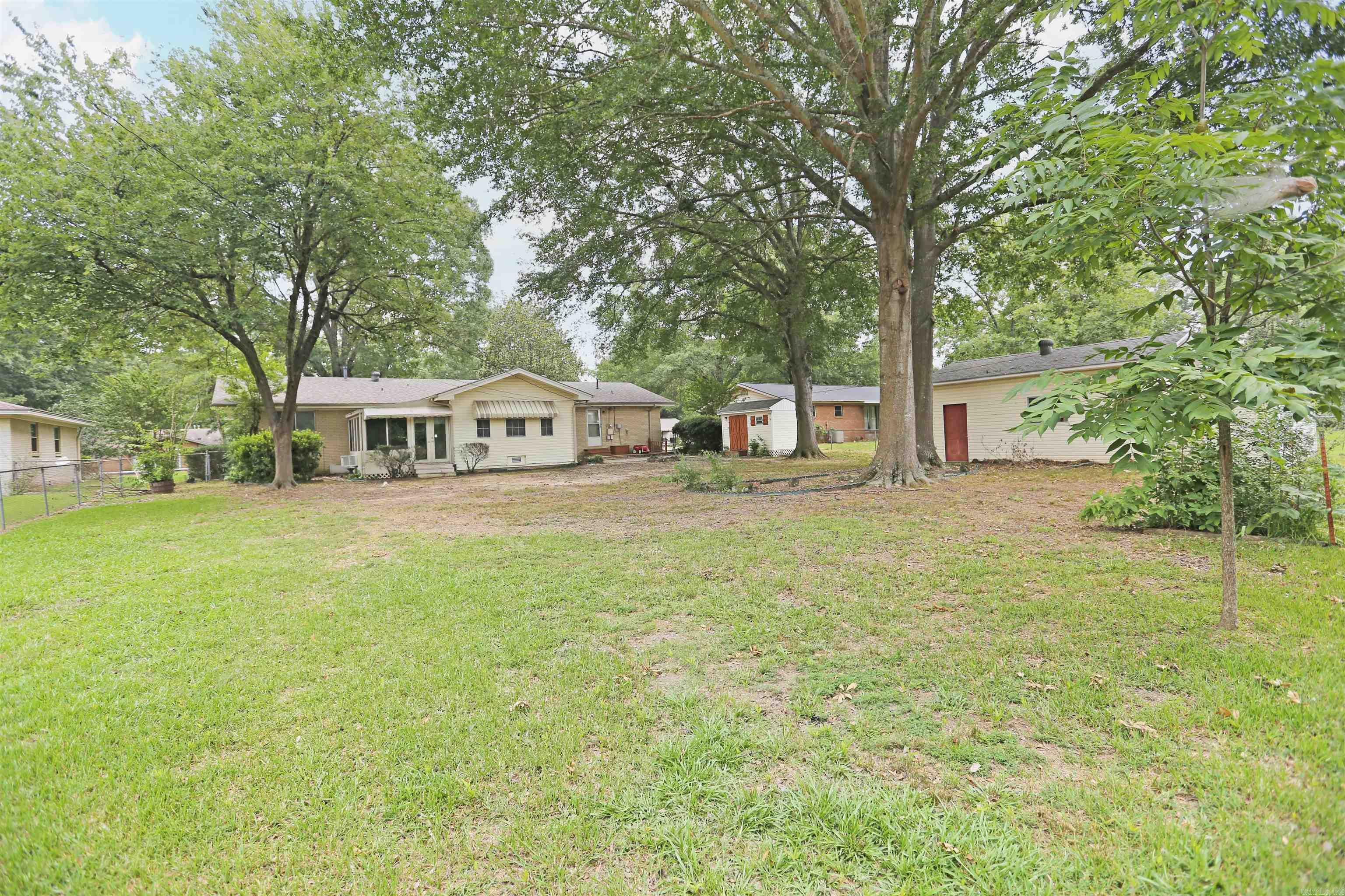 INDIANHEAD LAKES EST - Residential