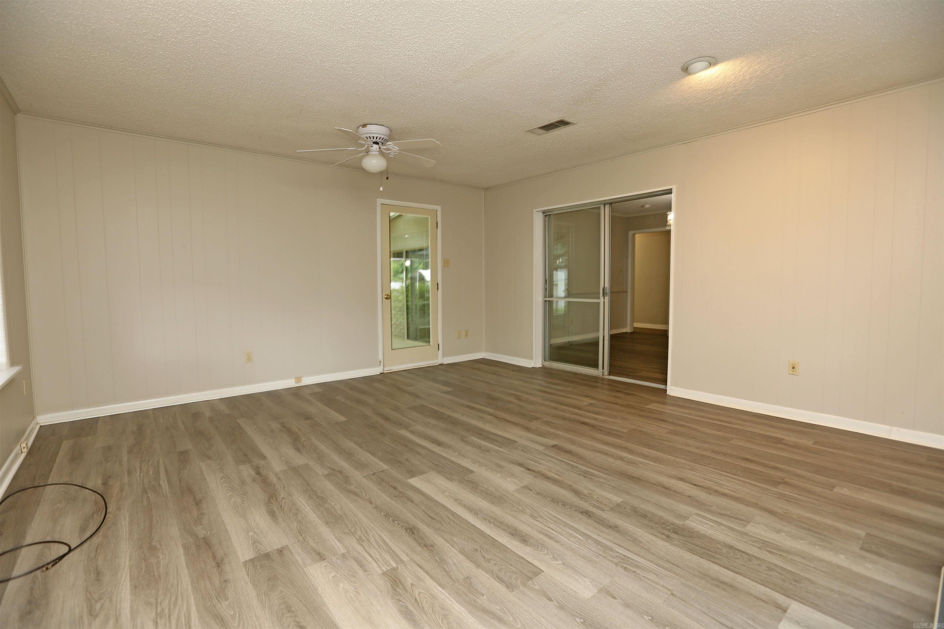 INDIANHEAD LAKES EST - Residential